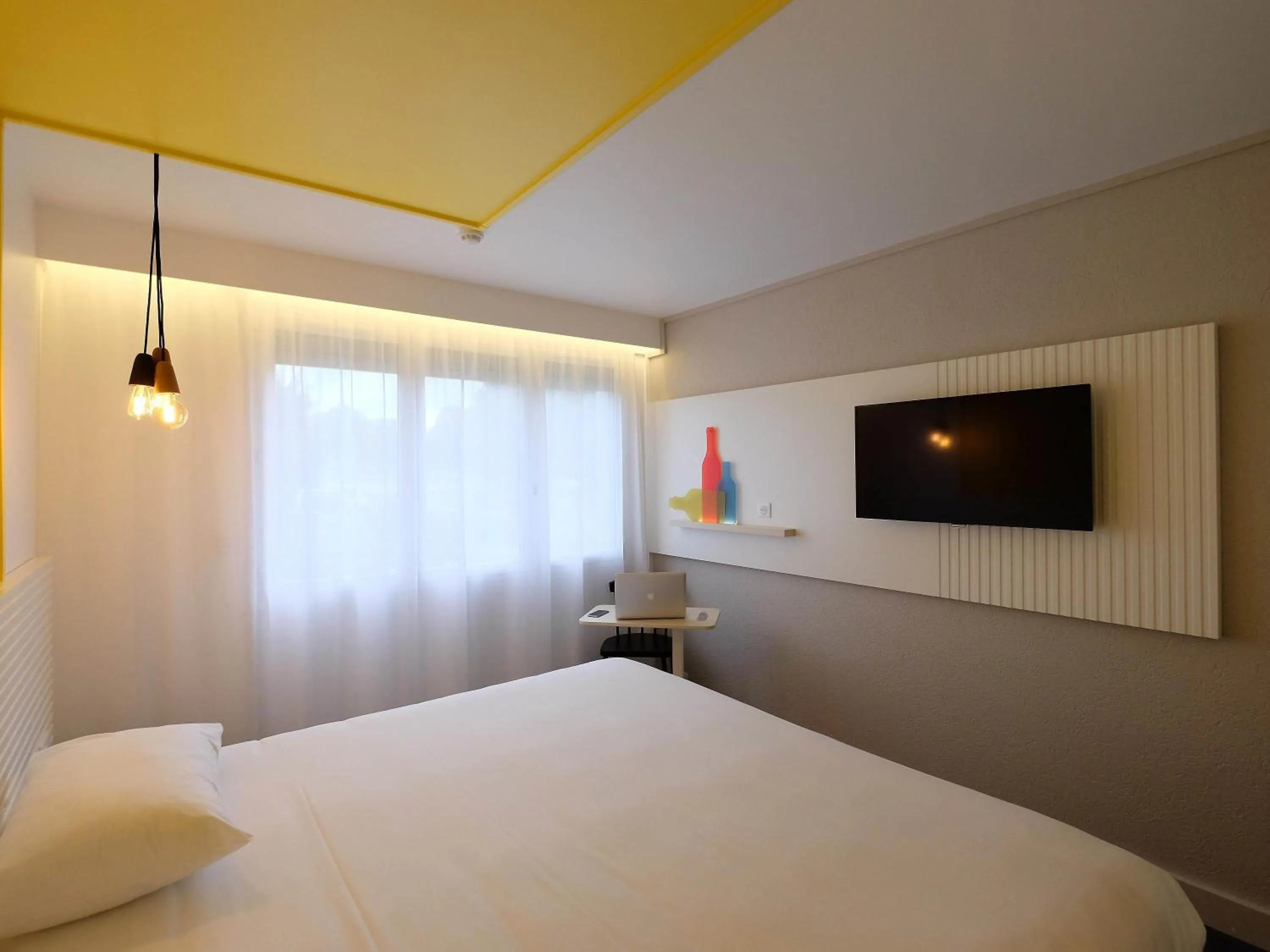 Bedroom, Bed in Hôtel ibis Styles Auxerre Nord