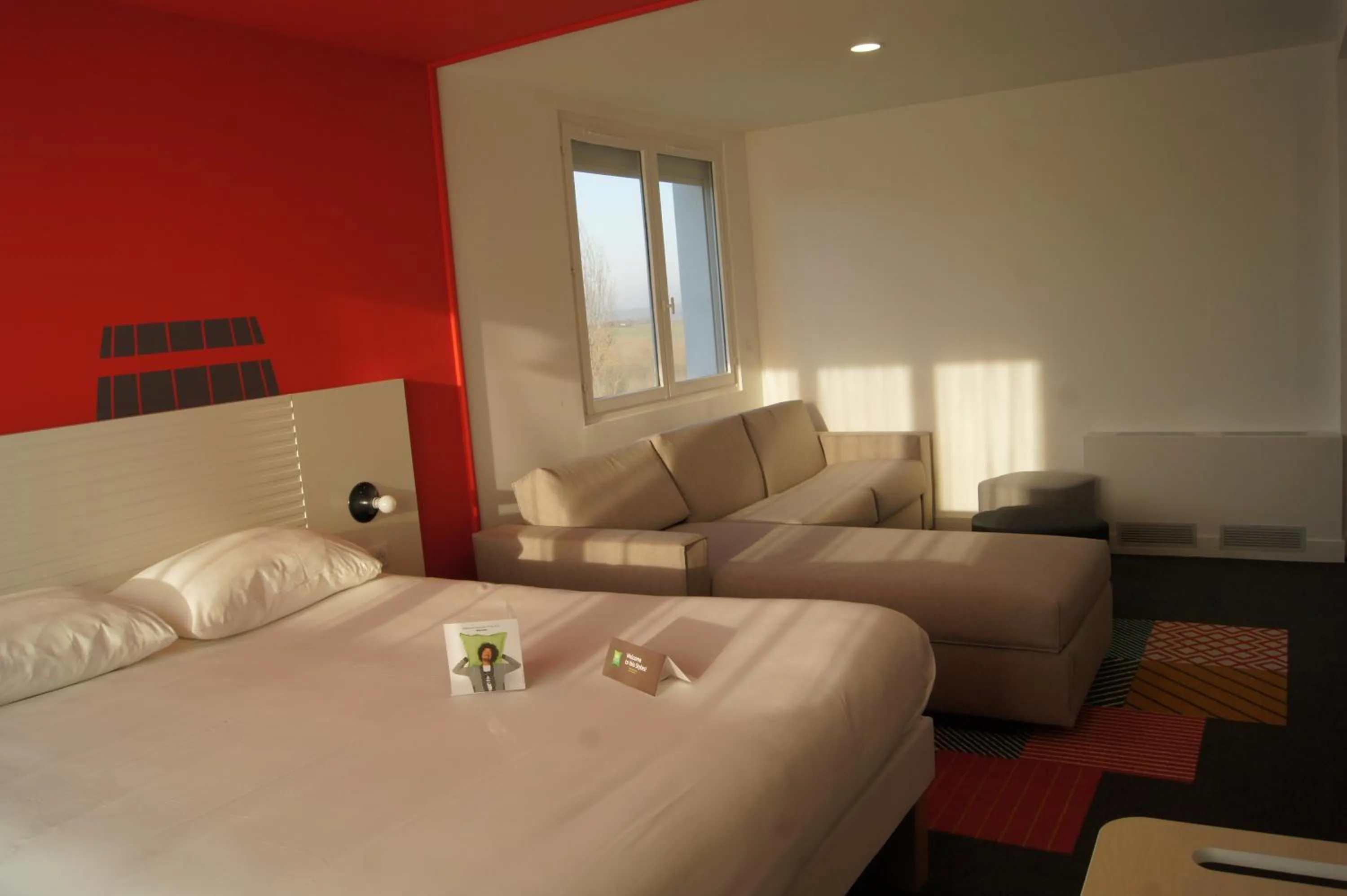 Bedroom, Bed in Hôtel ibis Styles Auxerre Nord