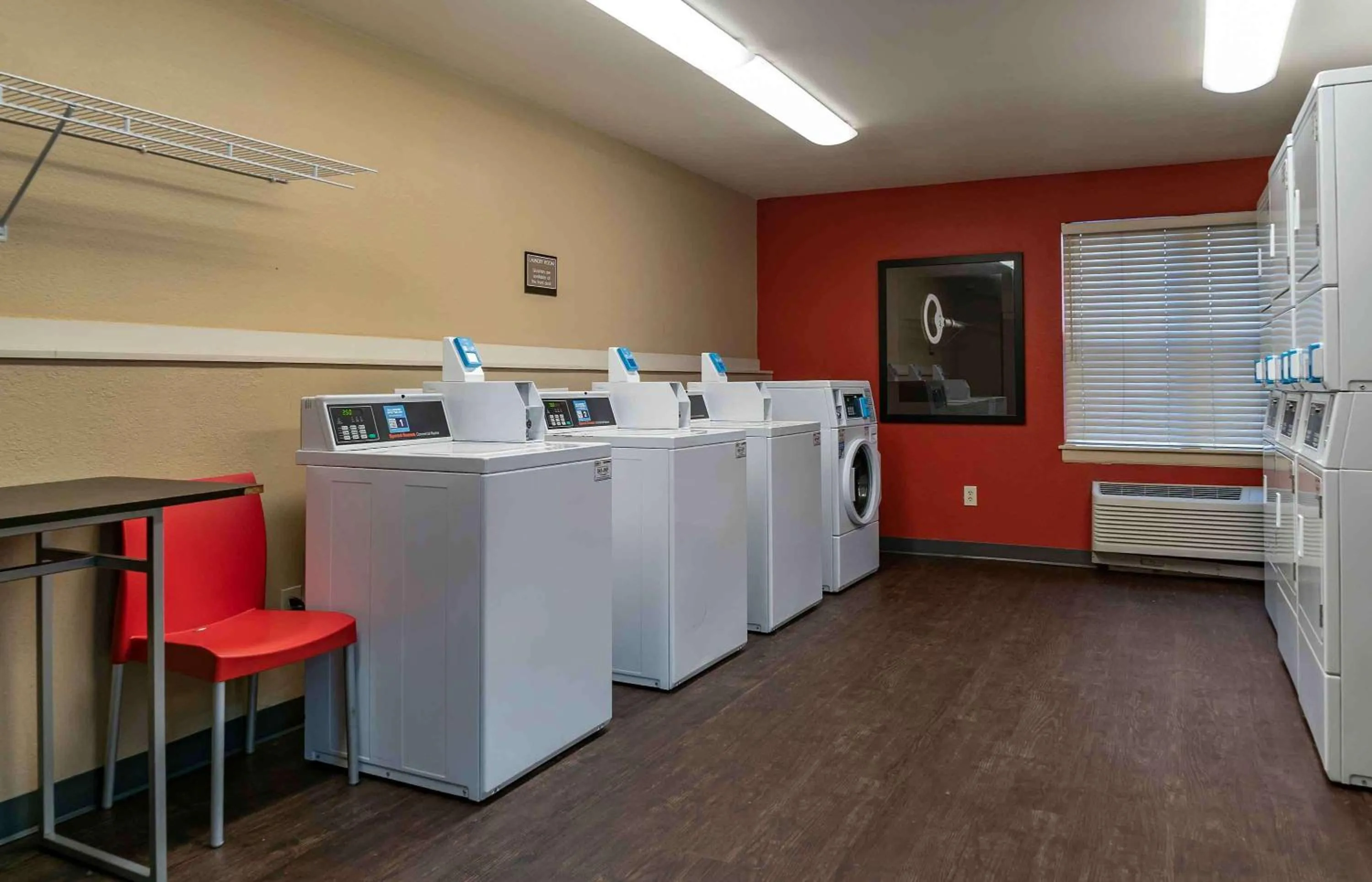 Property building in Extended Stay America Suites - Detroit - Ann Arbor - Briarwood Mall