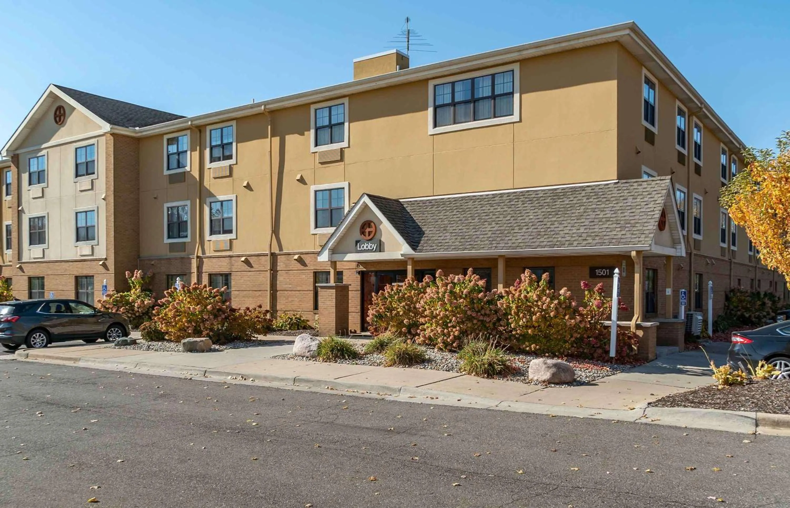 Property building in Extended Stay America Suites - Detroit - Ann Arbor - Briarwood Mall