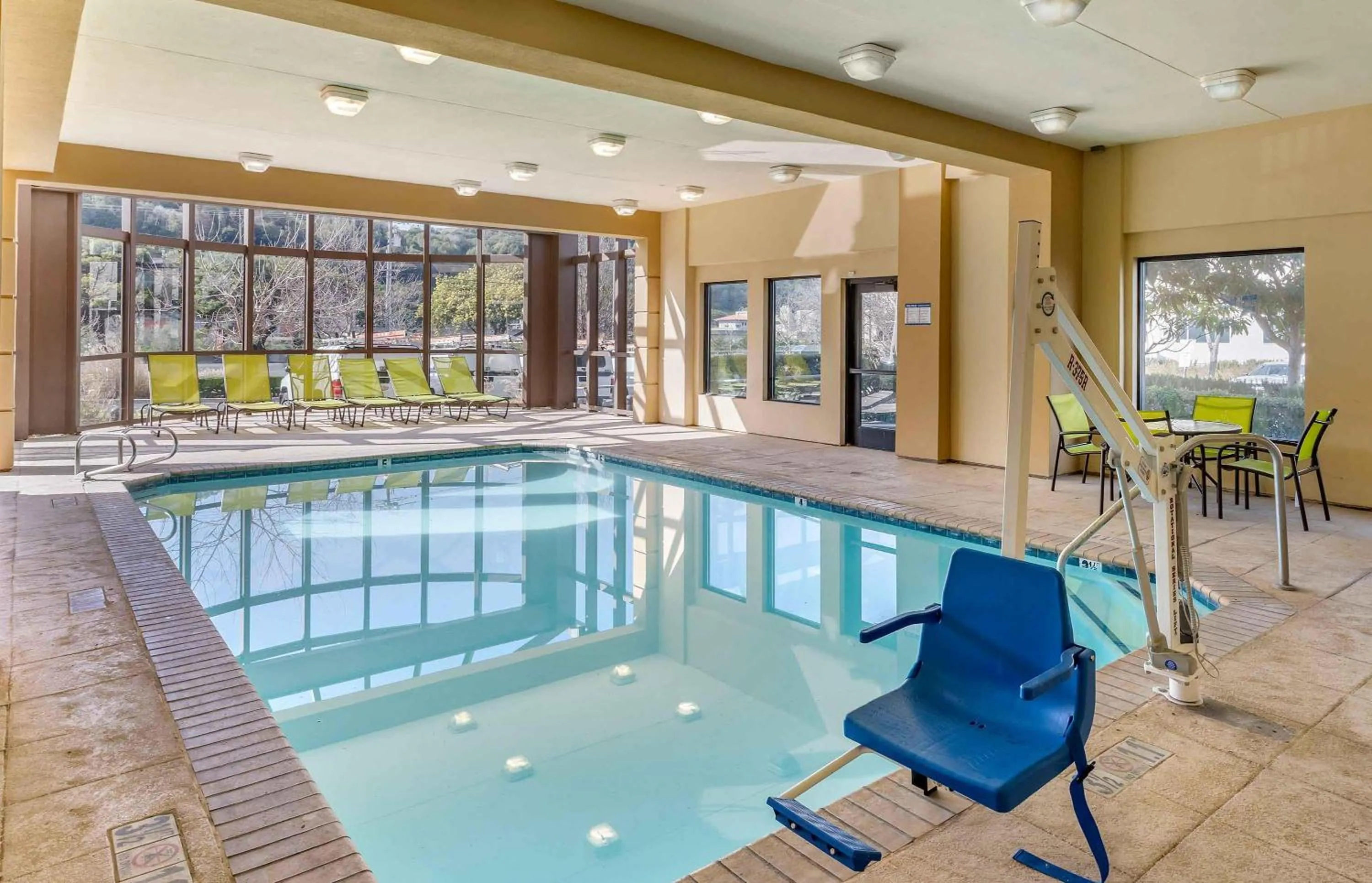 Pool view in Extended Stay America Suites - San Rafael - Francisco Blvd East