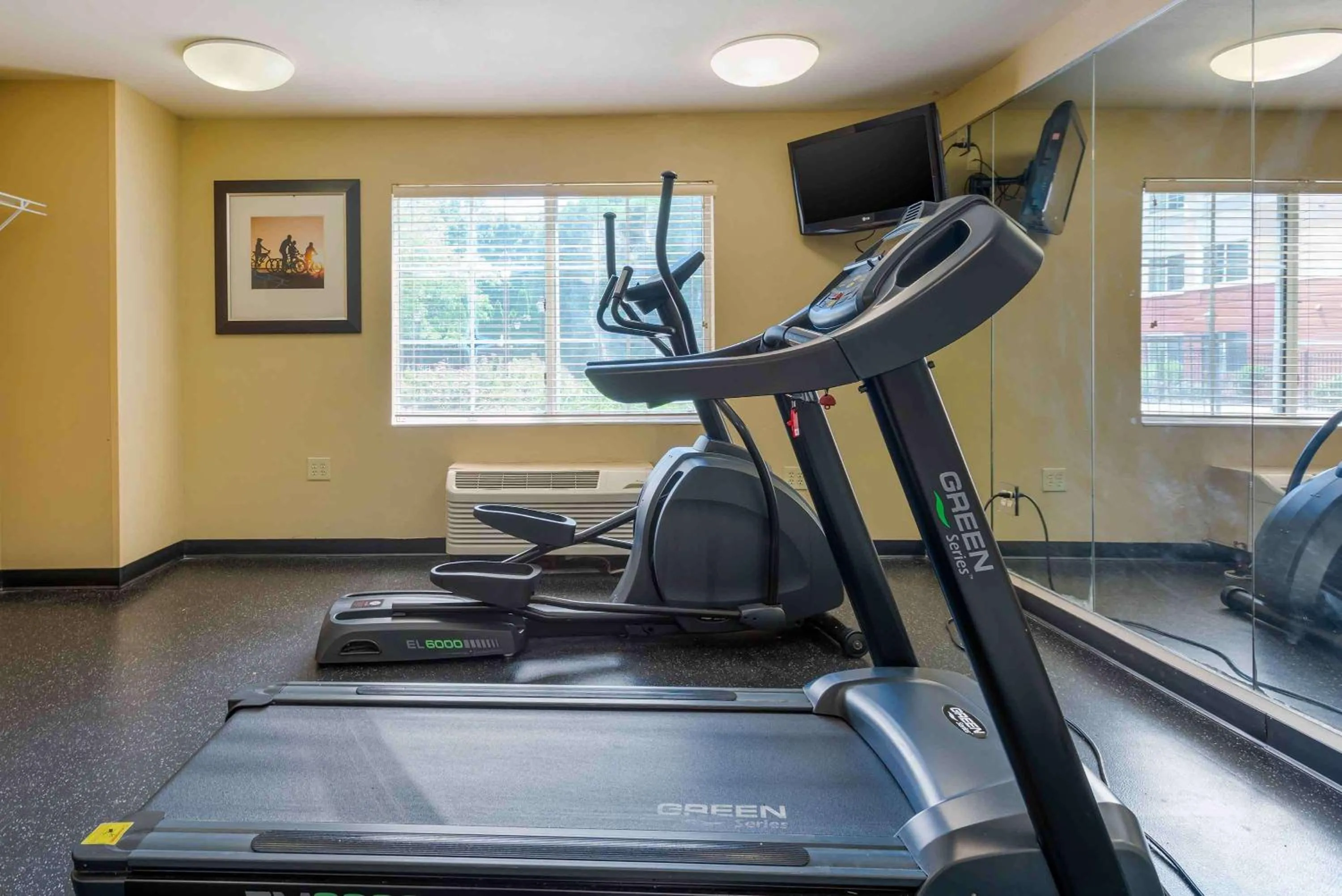 Fitness centre/facilities in Extended Stay America Suites - Piscataway - Rutgers University