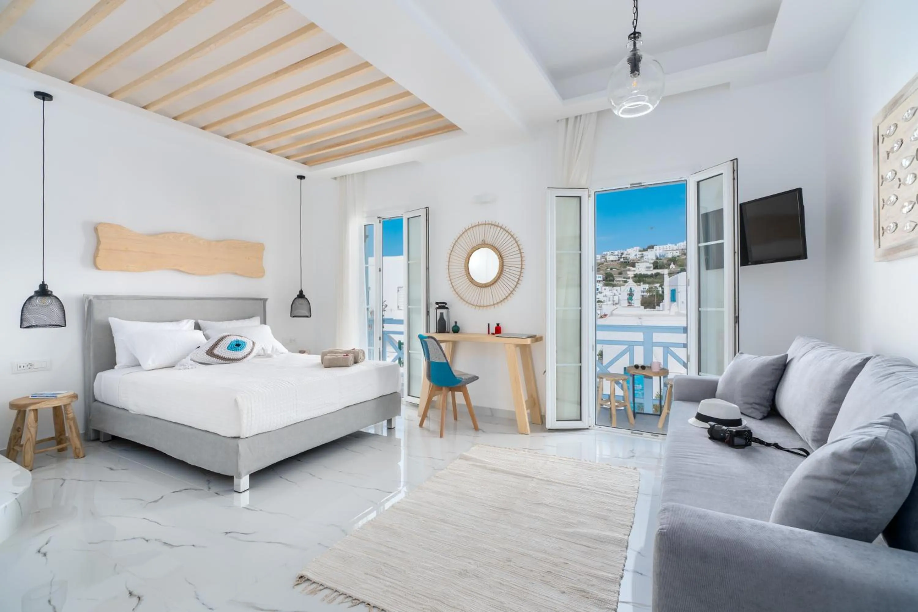 Photo of the whole room in Central Suites Mykonos
