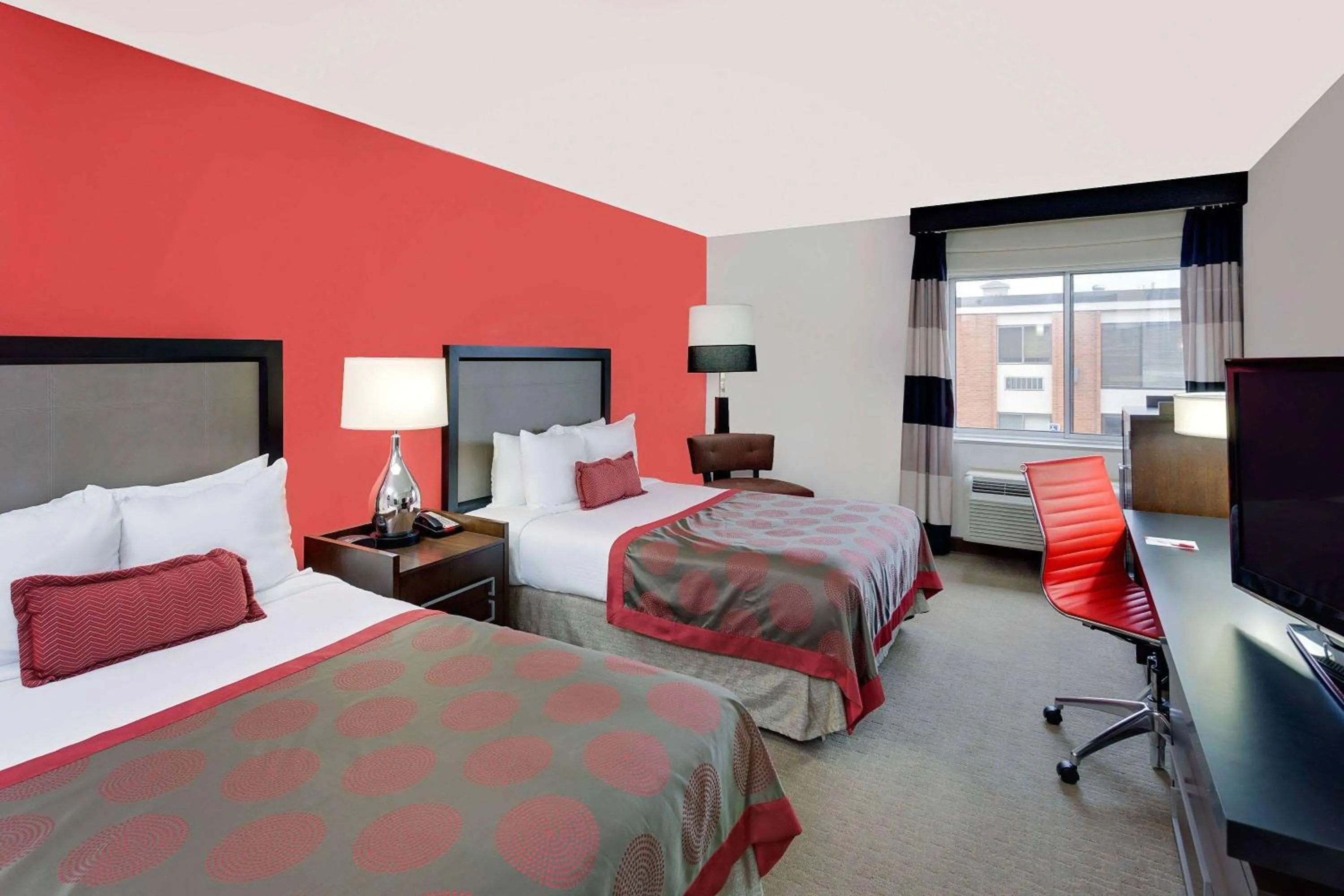 Photo of the whole room, Bed in Ramada by Wyndham Marquette