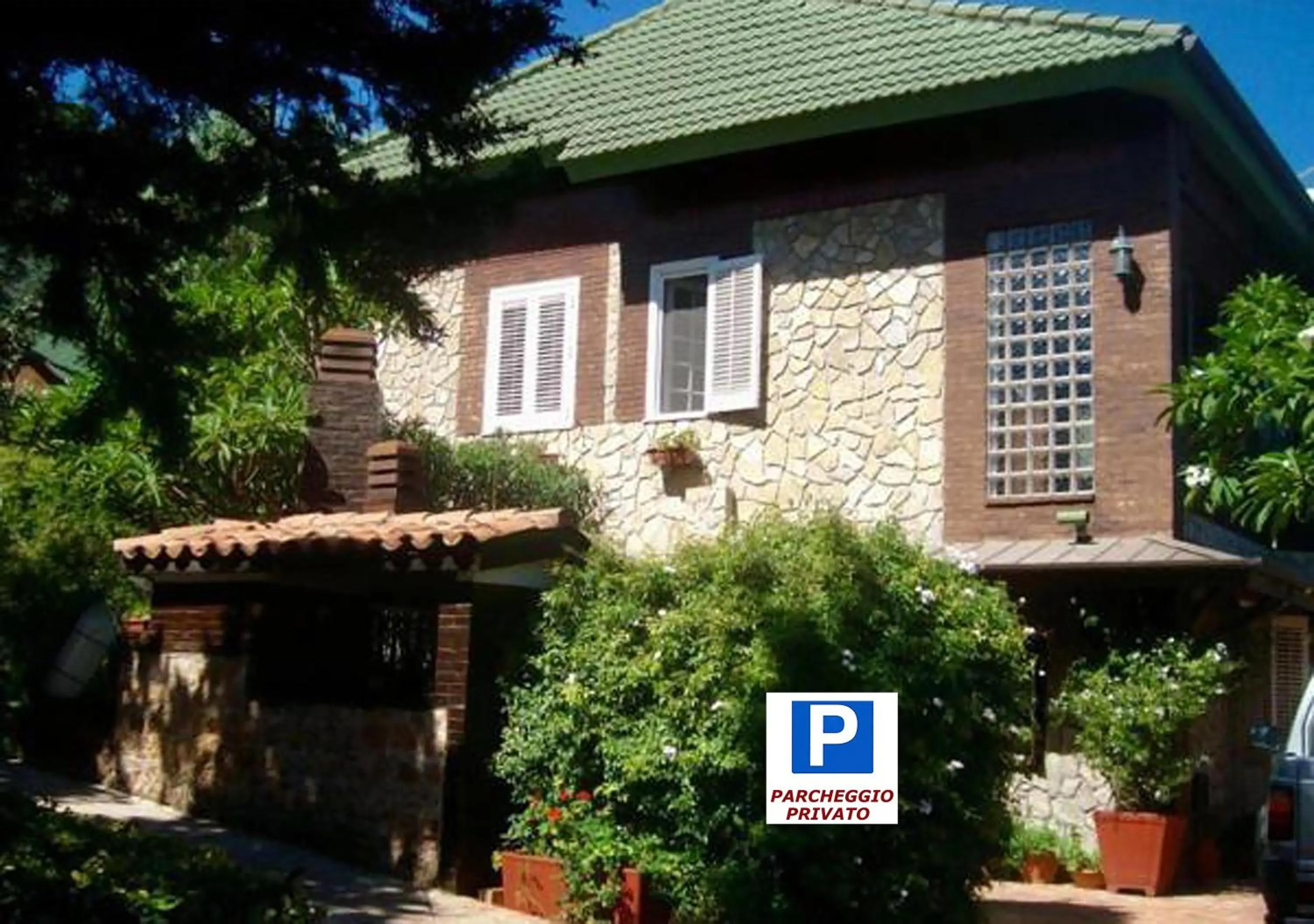 Property building in Small Paradise Palermo