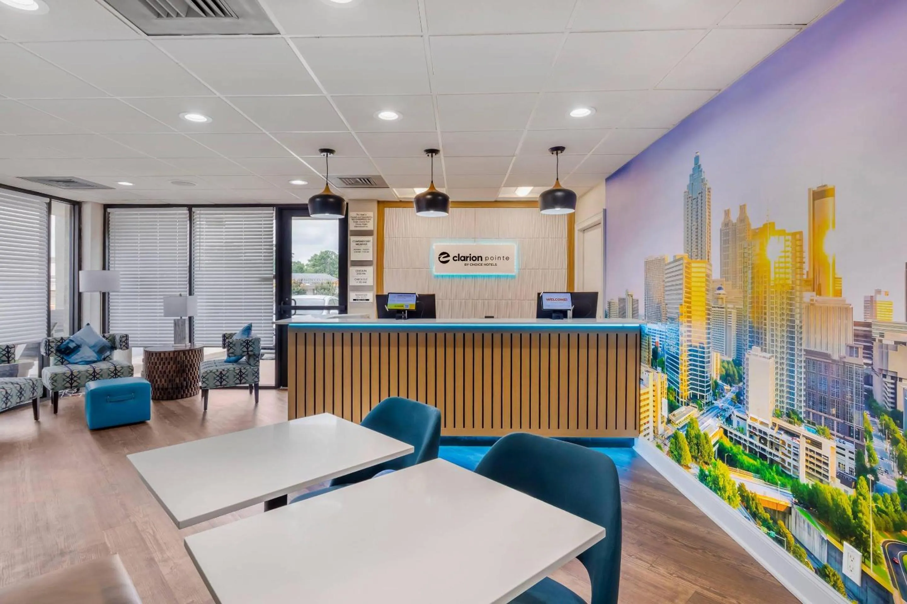 Lobby or reception in Clarion Pointe Morrow - Atlanta South