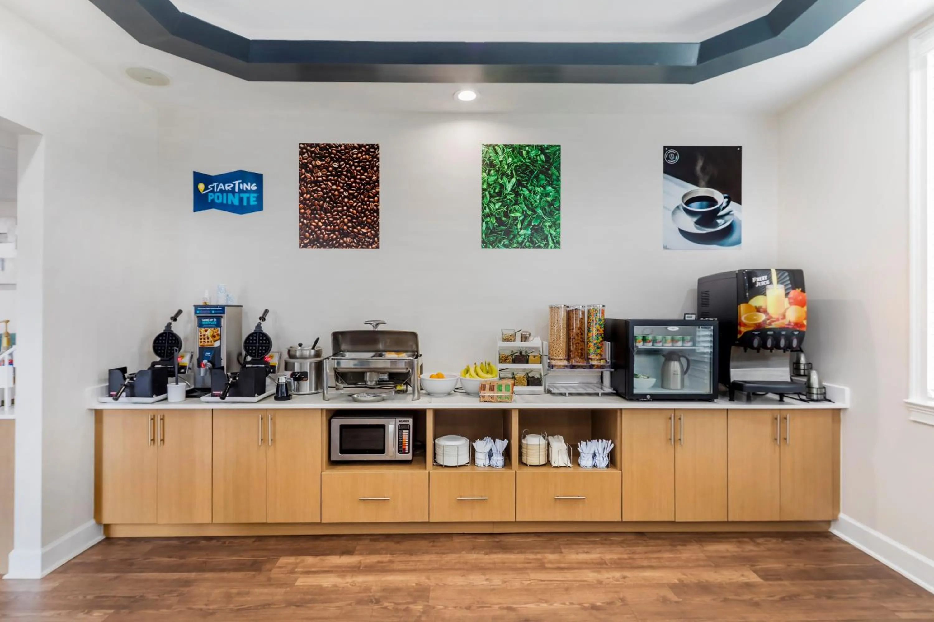 Coffee/tea facilities in Clarion Pointe Morrow - Atlanta South