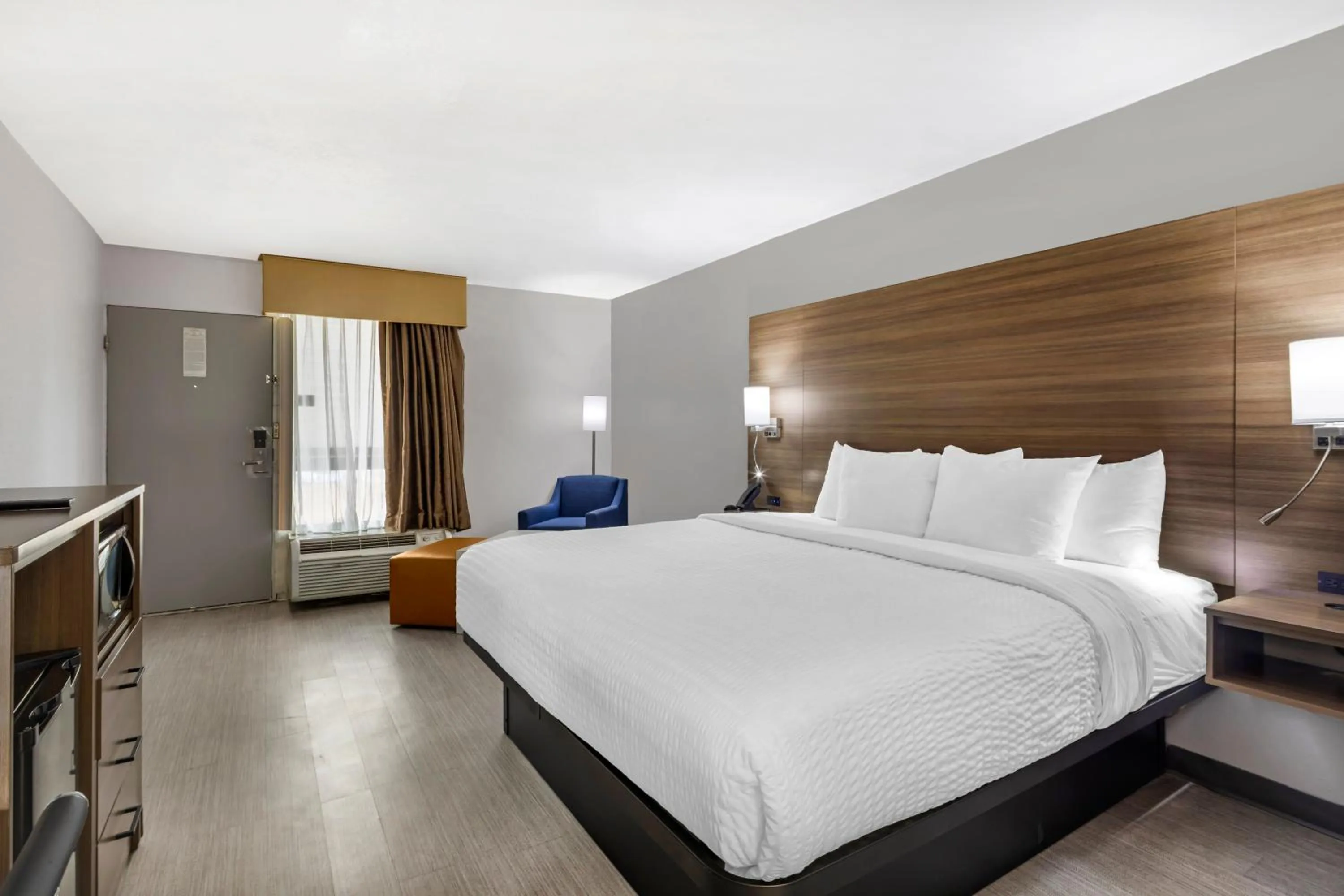 Bed in Clarion Pointe Morrow - Atlanta South