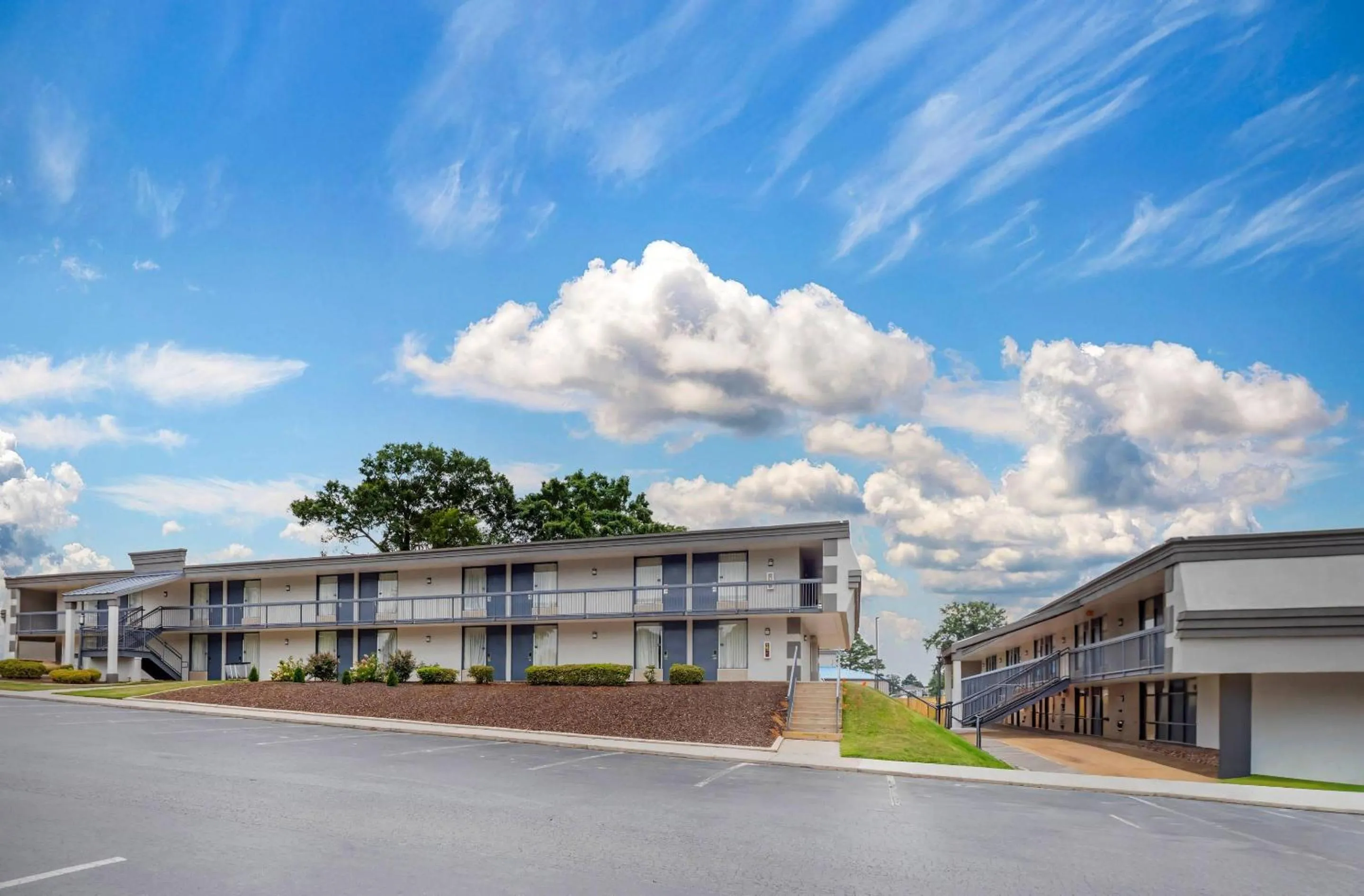 Property building in Clarion Pointe Morrow - Atlanta South