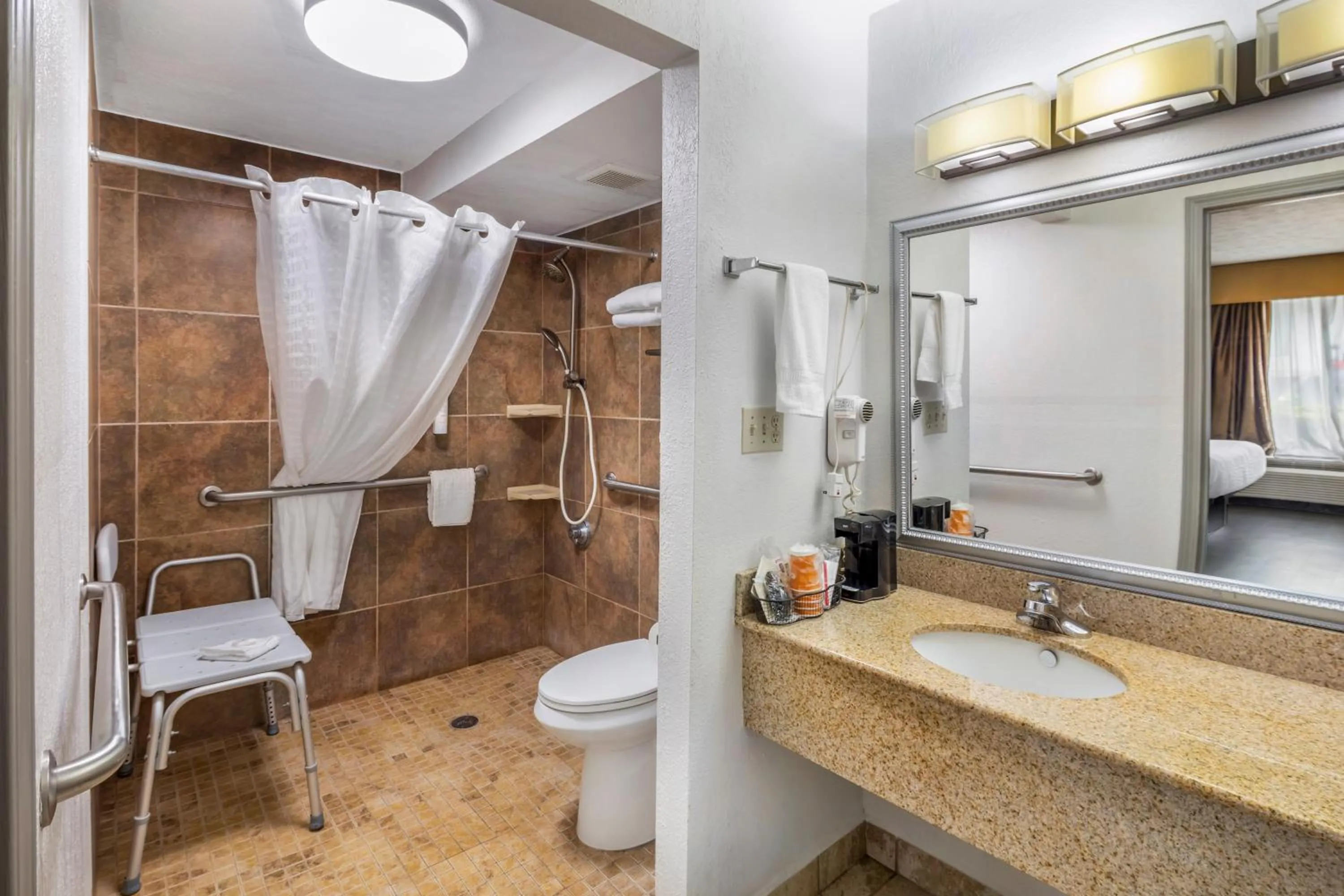 Shower in Clarion Pointe Morrow - Atlanta South