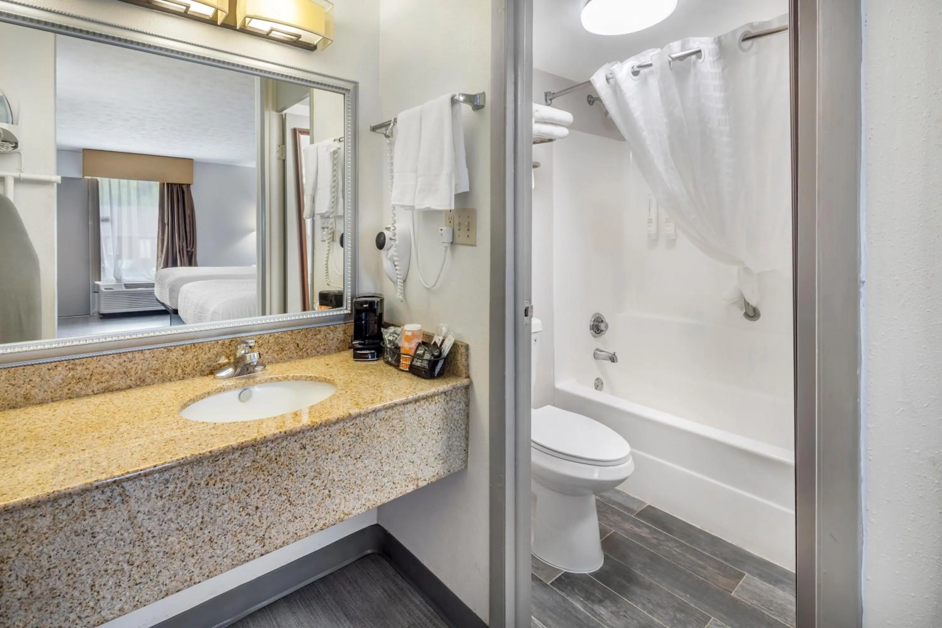 Shower in Clarion Pointe Morrow - Atlanta South