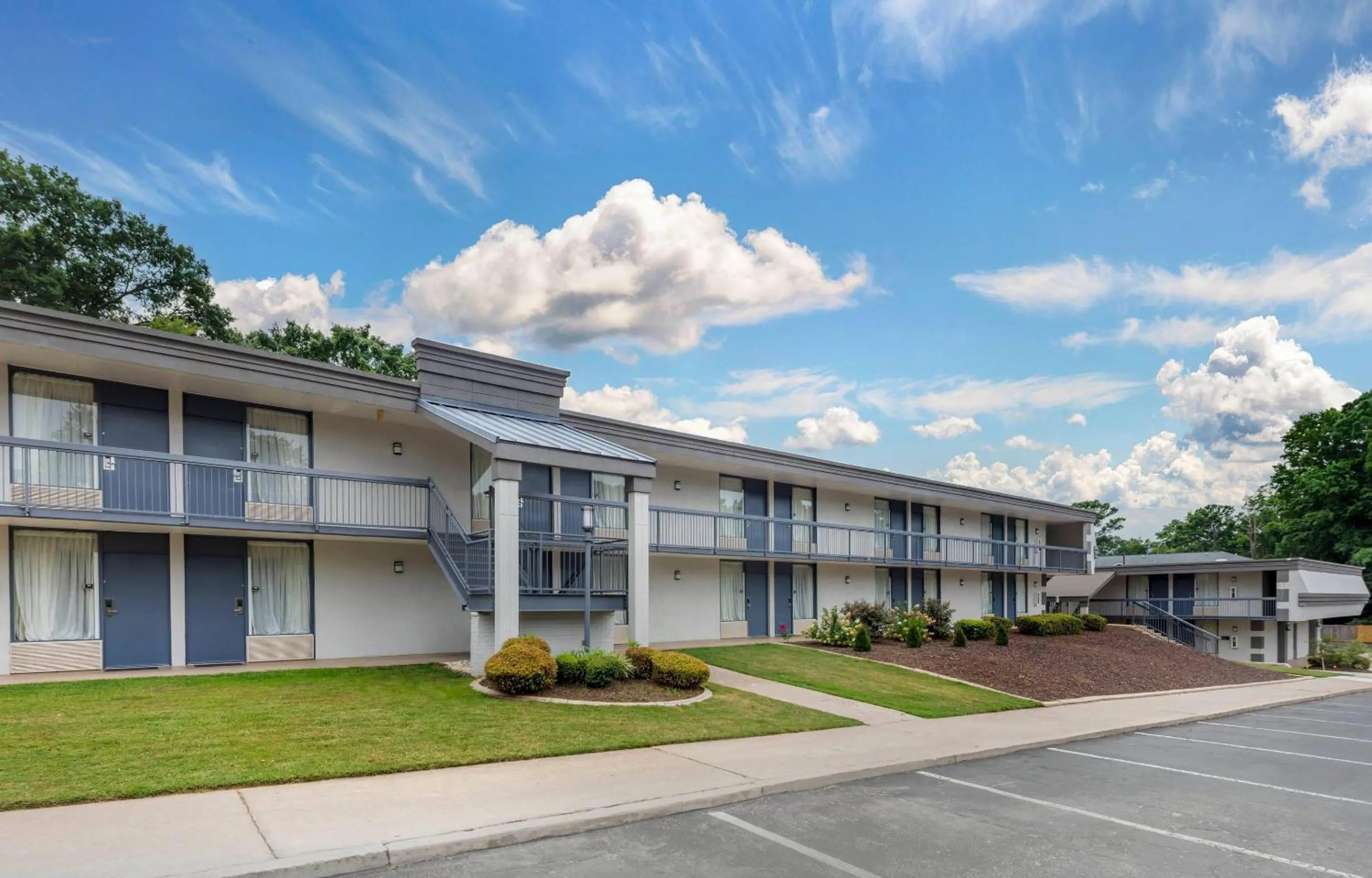 Property building in Clarion Pointe Morrow - Atlanta South