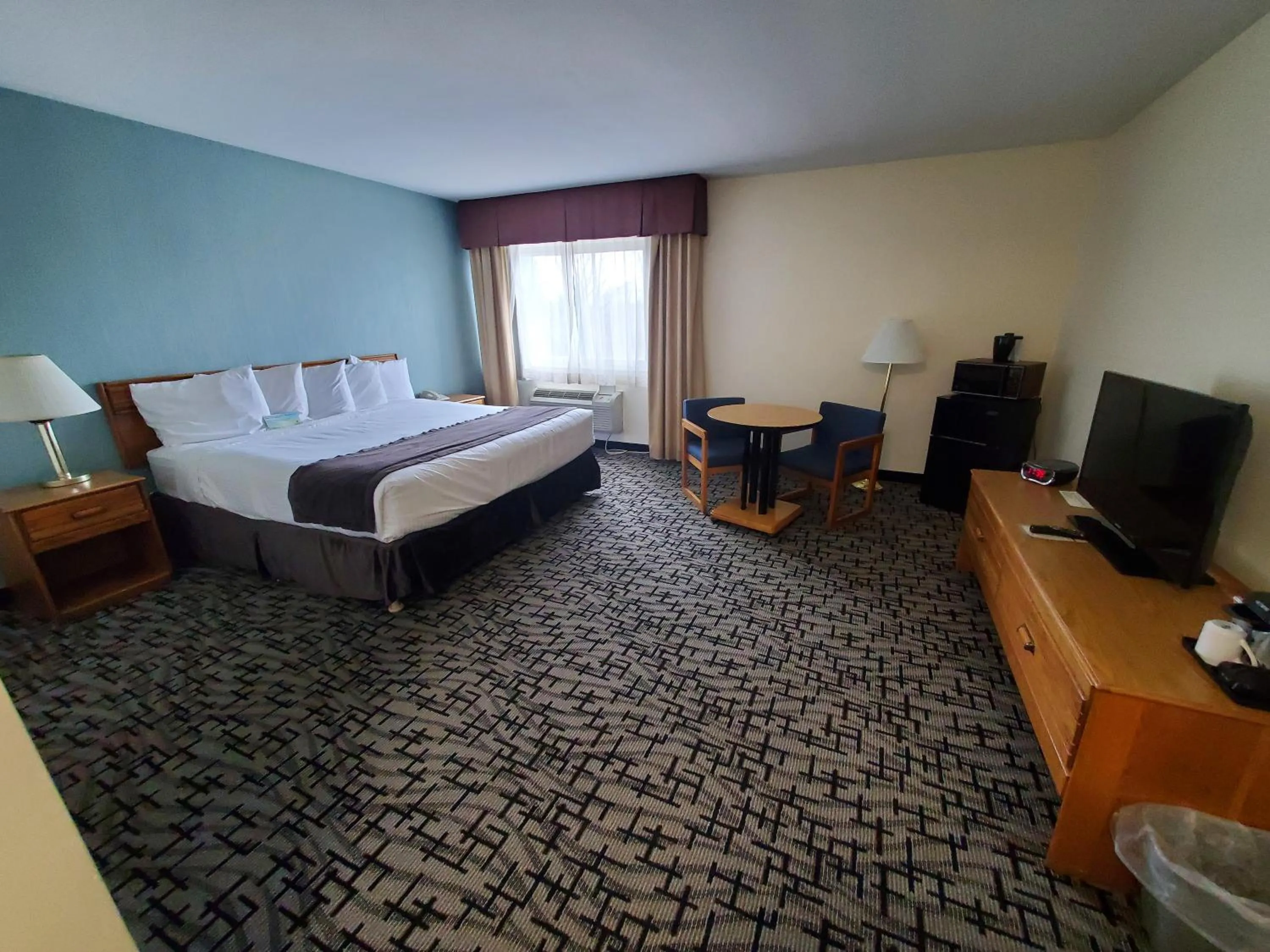 Bedroom in Groton Inn & Suites