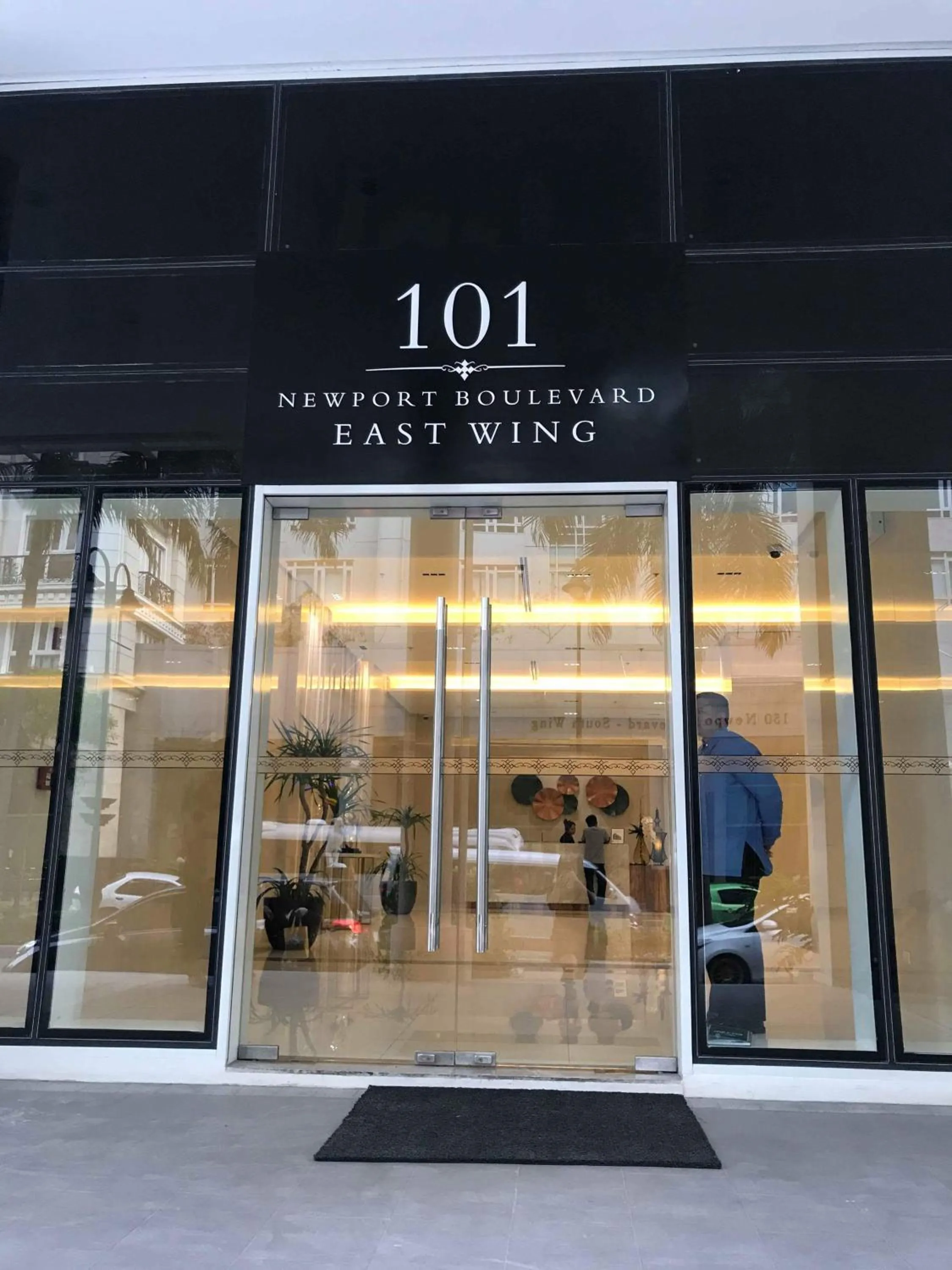 Facade/entrance in Condo 101 Newport