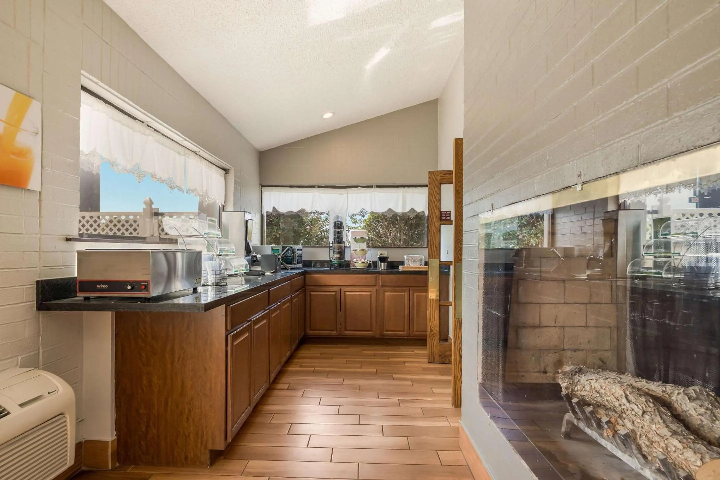 Restaurant/places to eat in Quality Inn Tulsa Central