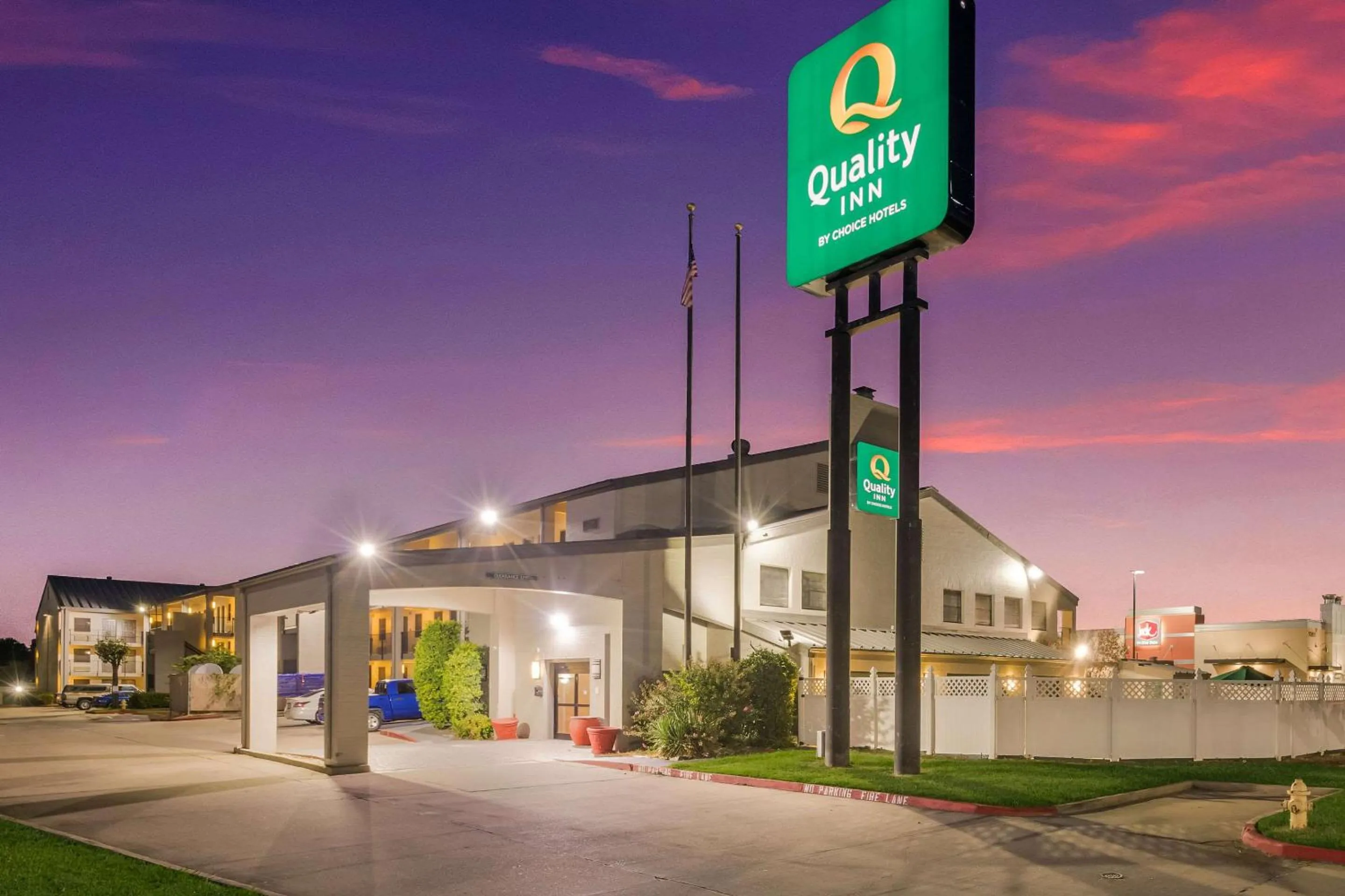 Property building in Quality Inn Tulsa Central