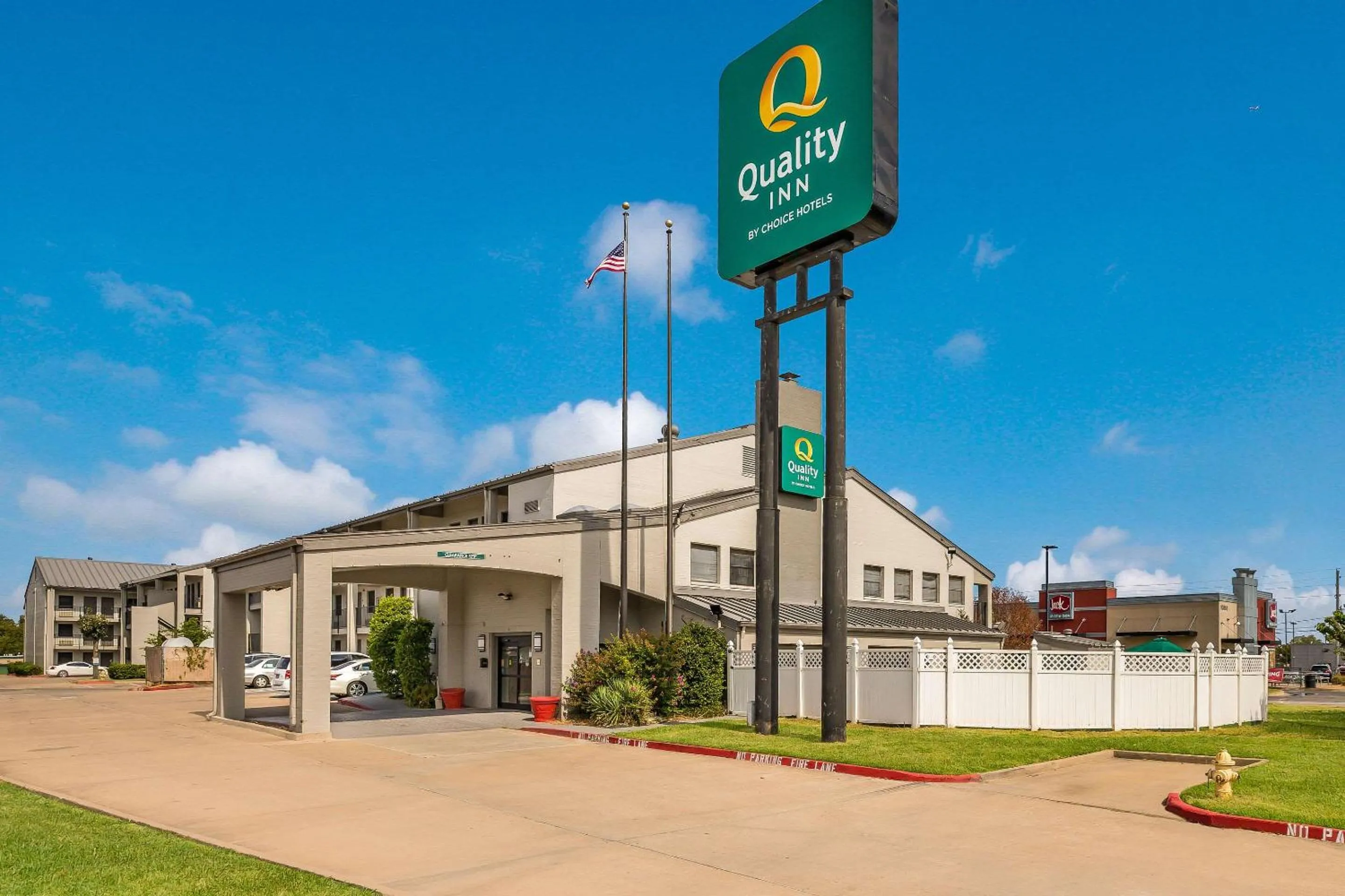 Property building in Quality Inn Tulsa Central
