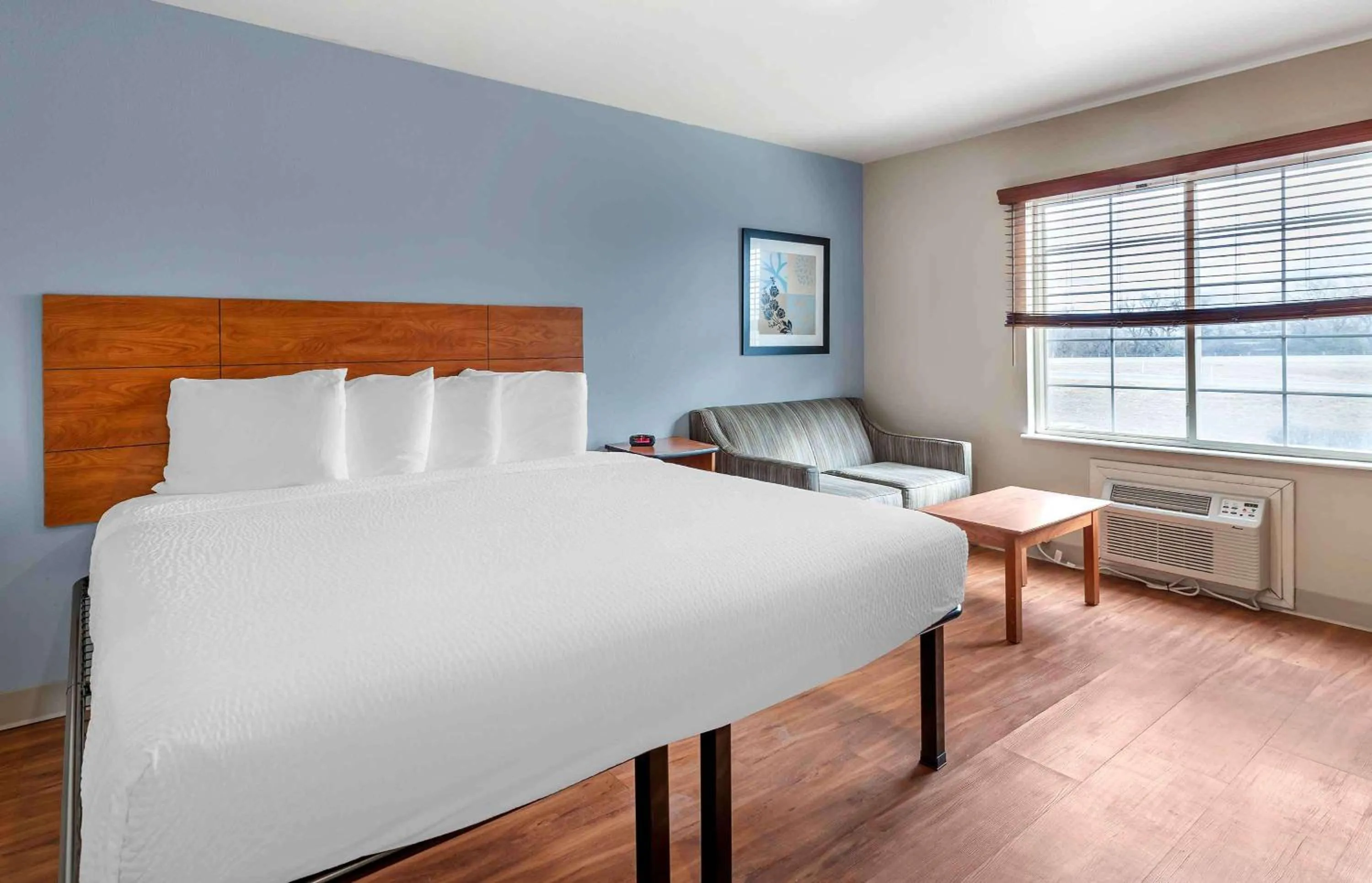 Bedroom, Bed in Extended Stay America Select Suites - Austin - Northwest