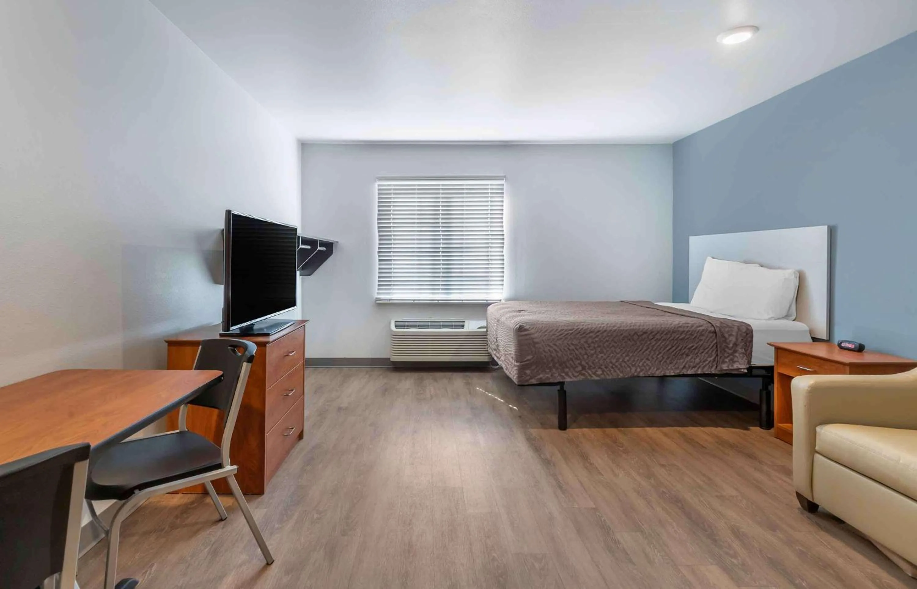 Bedroom, Bed in Extended Stay America Select Suites - Austin - Northwest