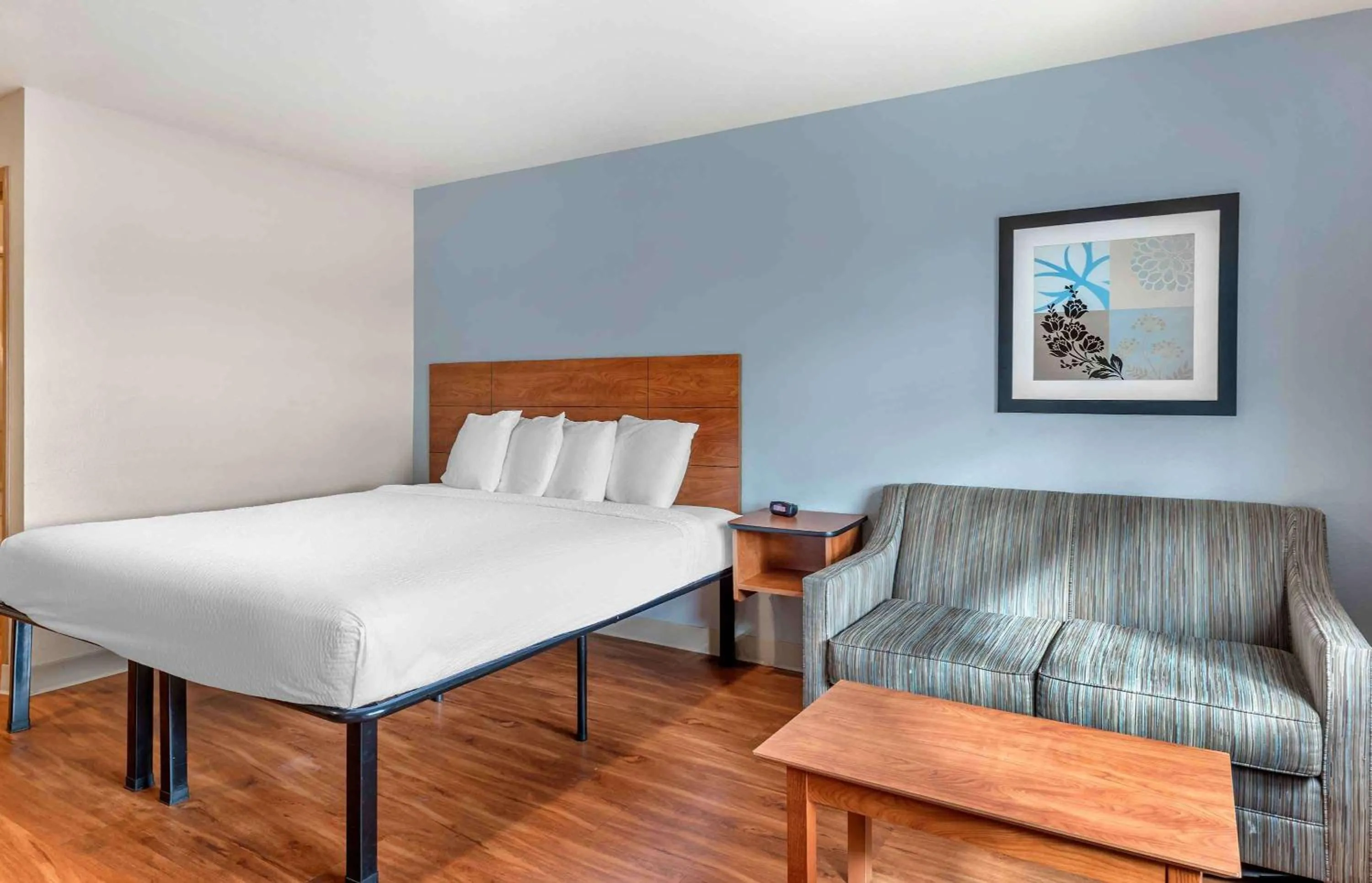 Bedroom, Bed in Extended Stay America Select Suites - Austin - Northwest
