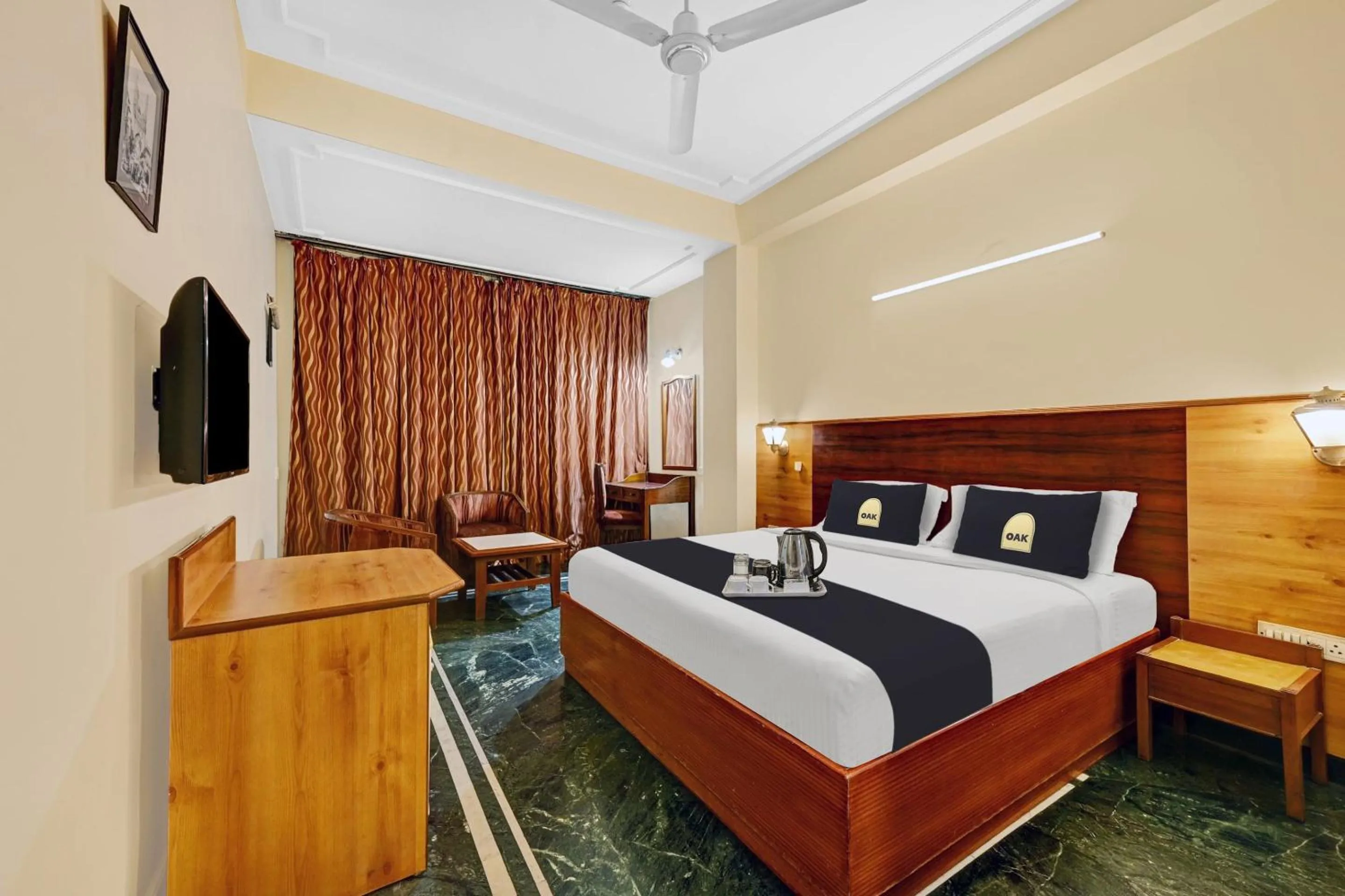 Bedroom, Bed in Townhouse OAK Hotel Belsons Taj Mahal