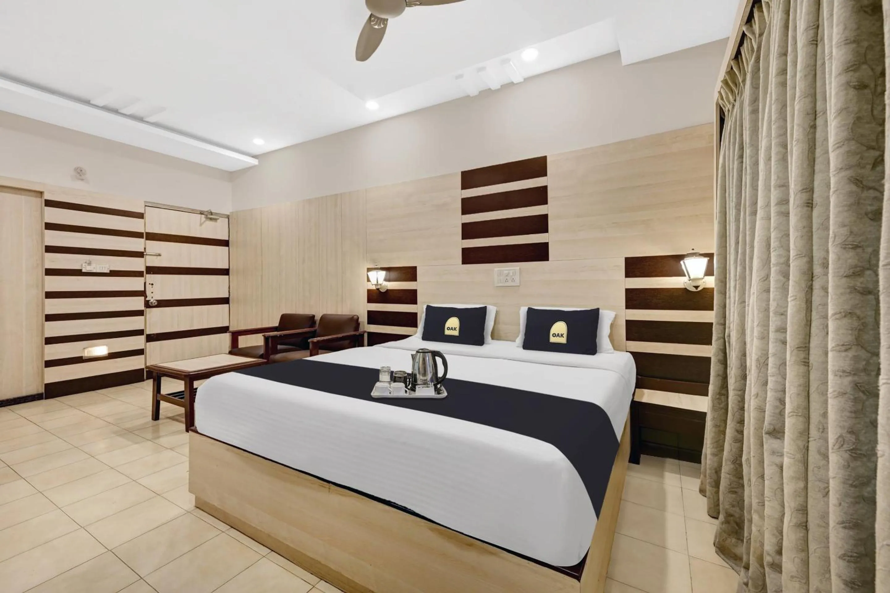 Bedroom, Bed in Townhouse OAK Hotel Belsons Taj Mahal