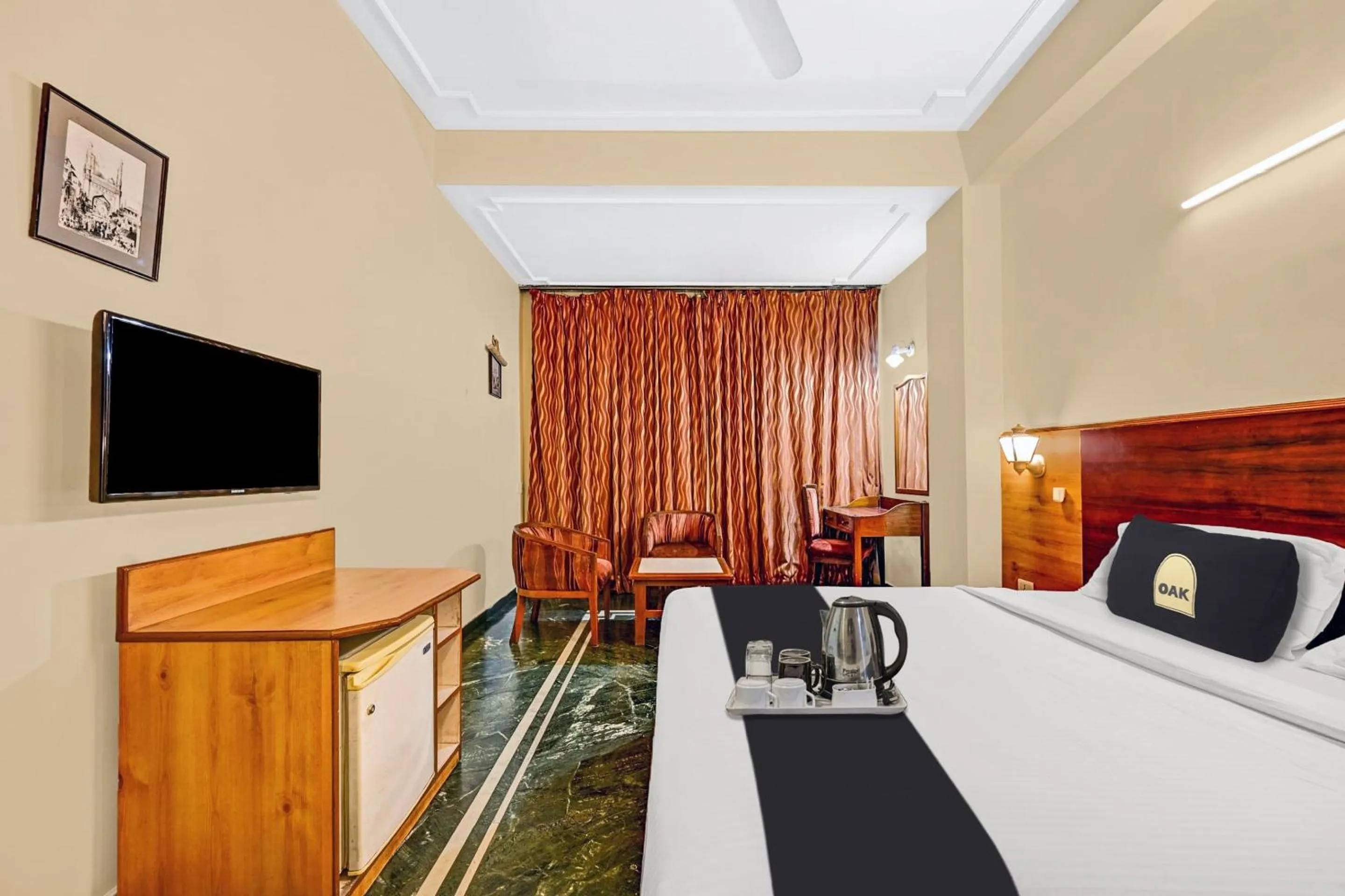 Bedroom, Bed in Townhouse OAK Hotel Belsons Taj Mahal