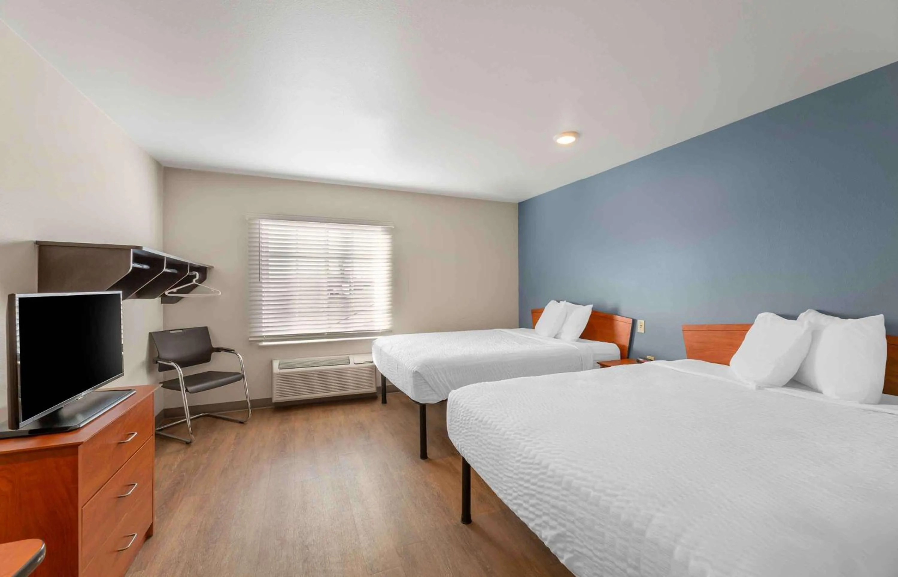 Bedroom, Bed in Extended Stay America Select Suites - Cleveland - Avon