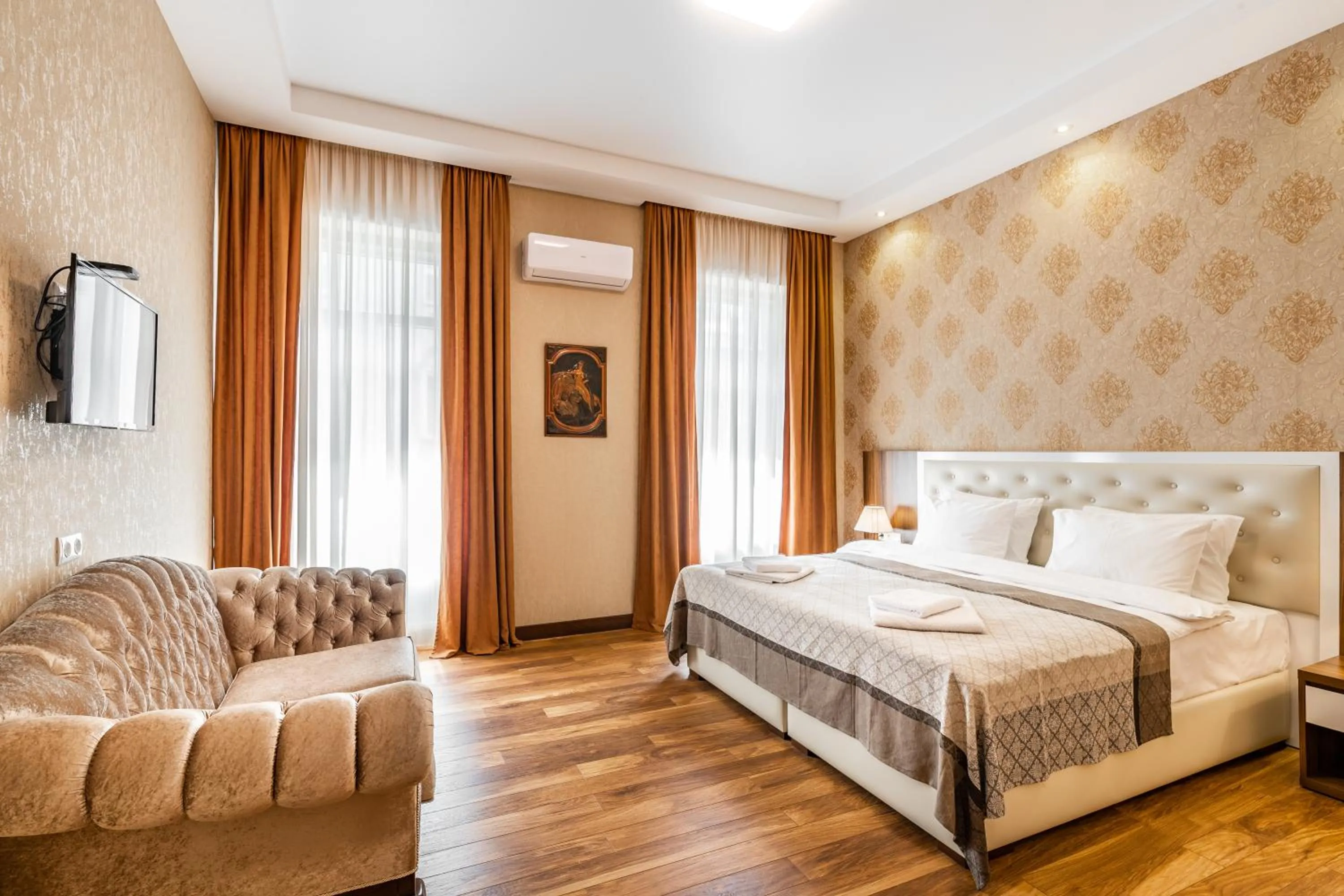 Bed in Ornament Hotel