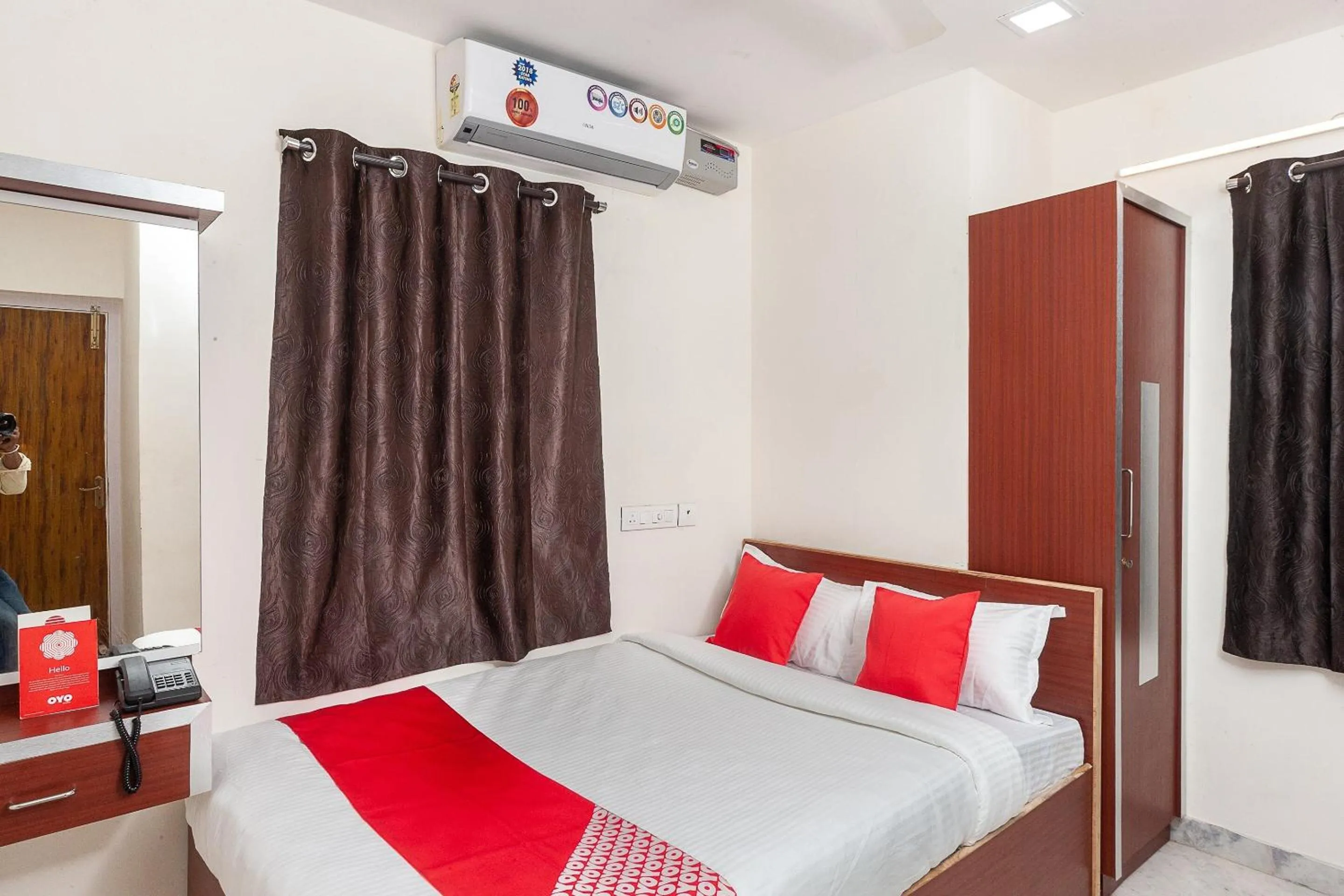 Bedroom, Bed in Hotel O Le Mint OMR