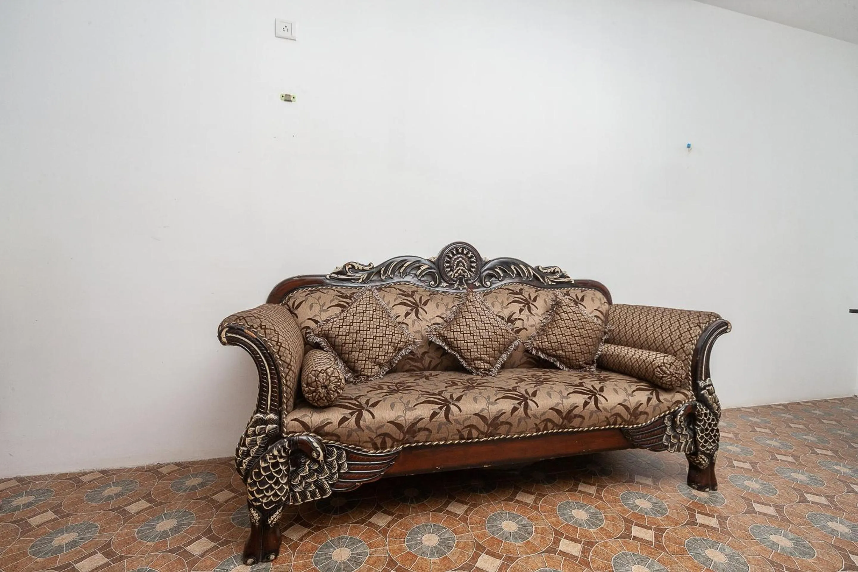 Lobby or reception in Hotel O Le Mint OMR