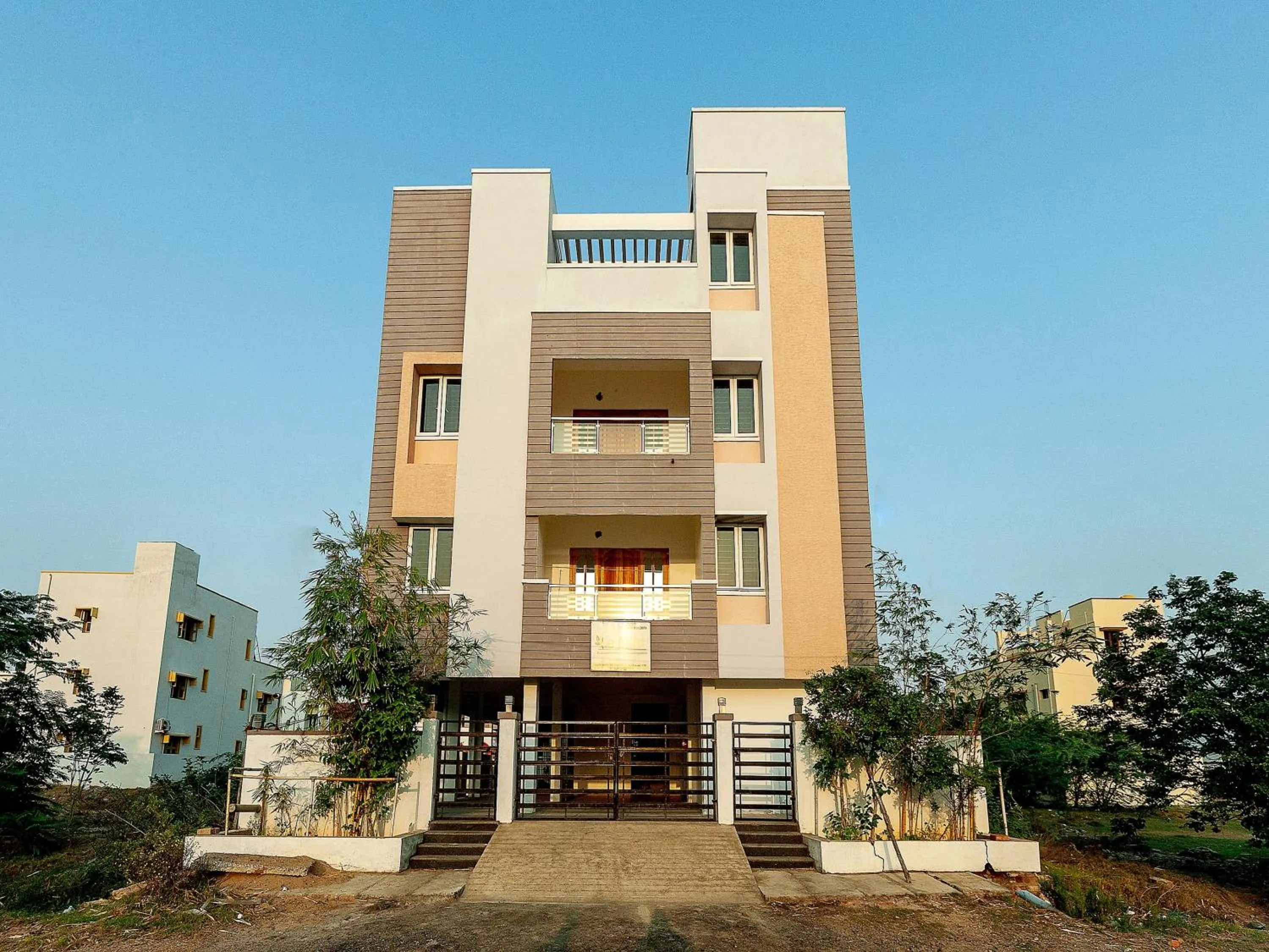 Facade/entrance in Hotel O Le Mint OMR