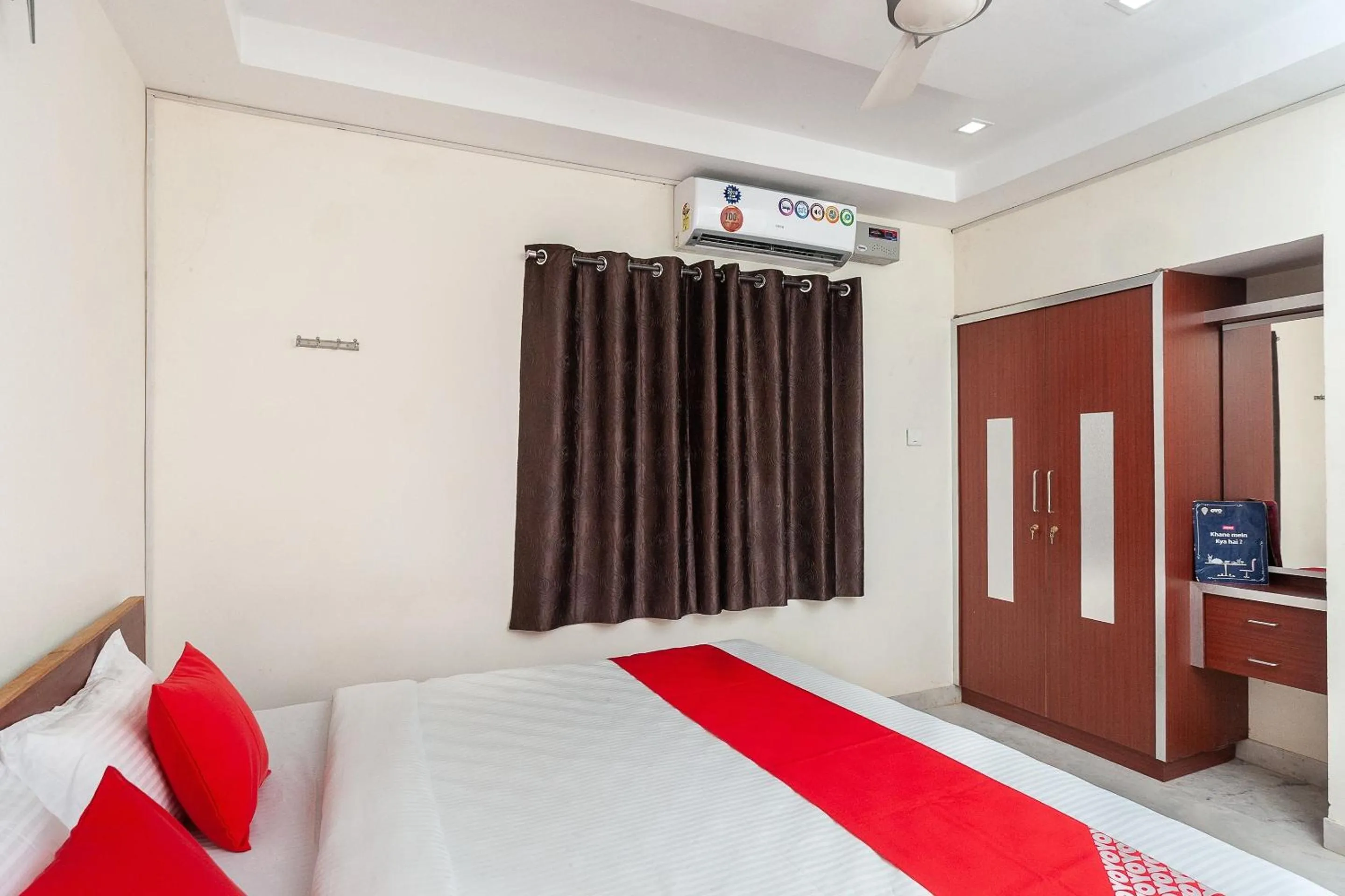 Bedroom, Bed in Hotel O Le Mint OMR