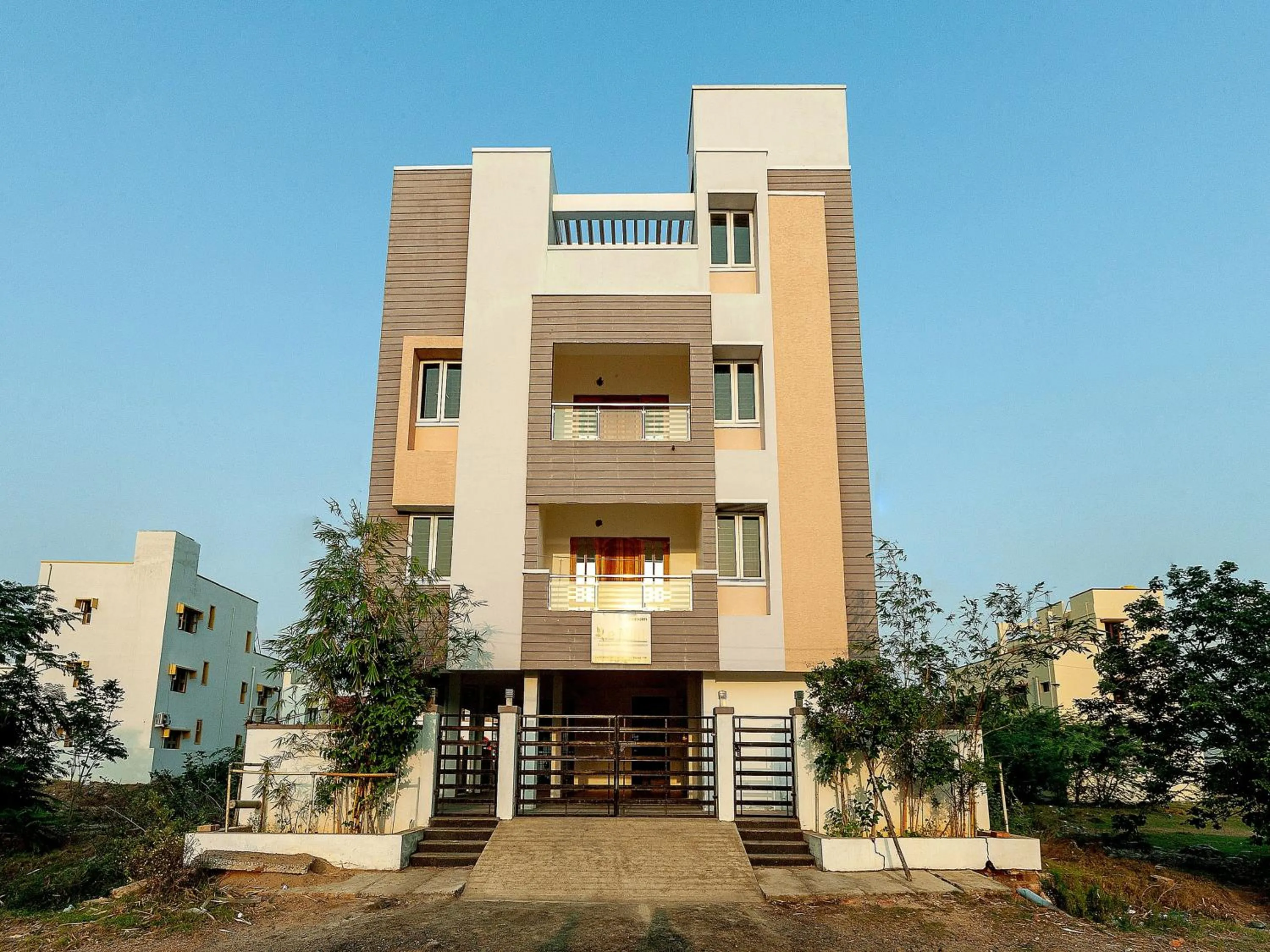 Facade/entrance in Hotel O Le Mint OMR