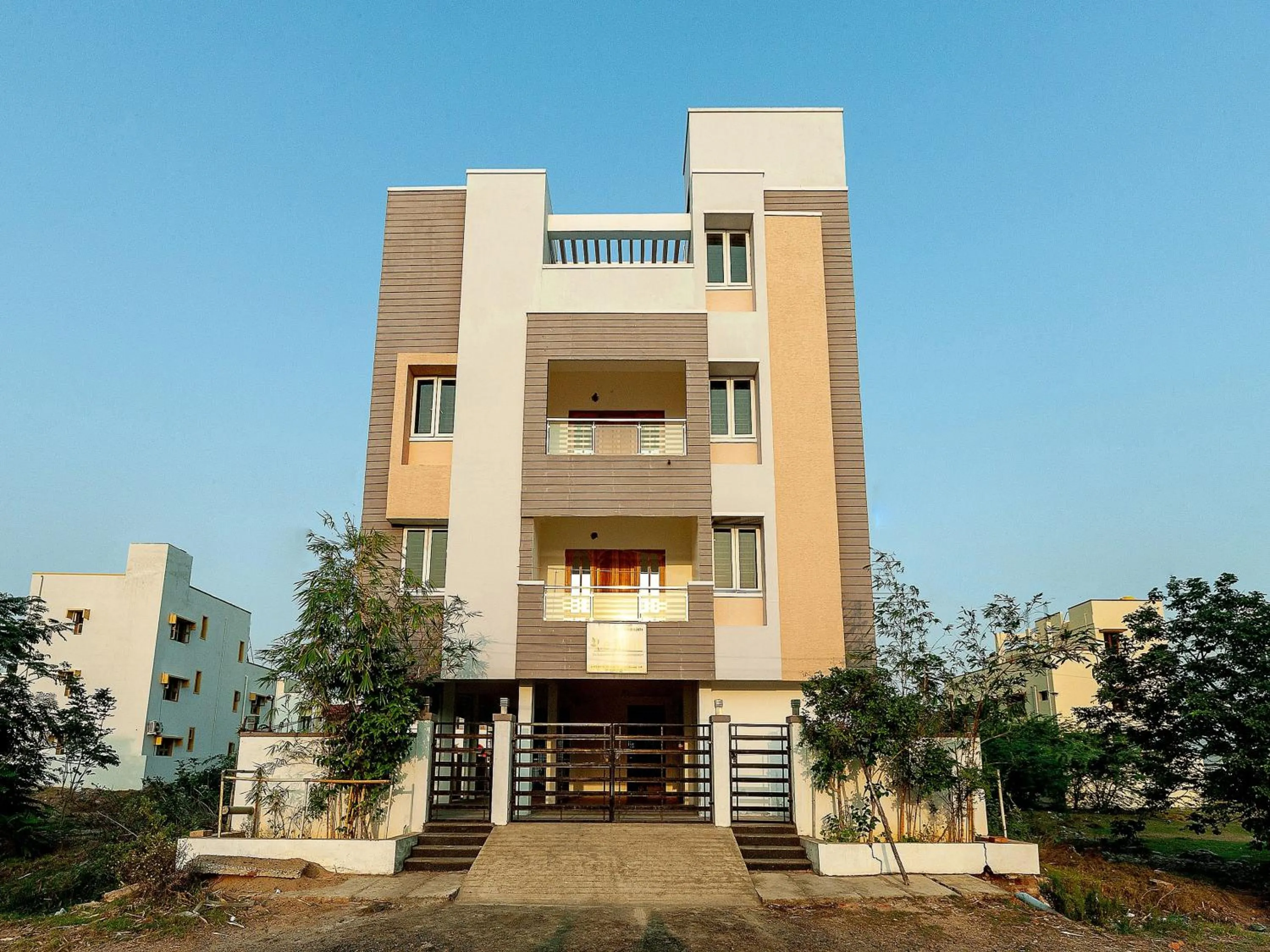 Facade/entrance in Hotel O Le Mint OMR