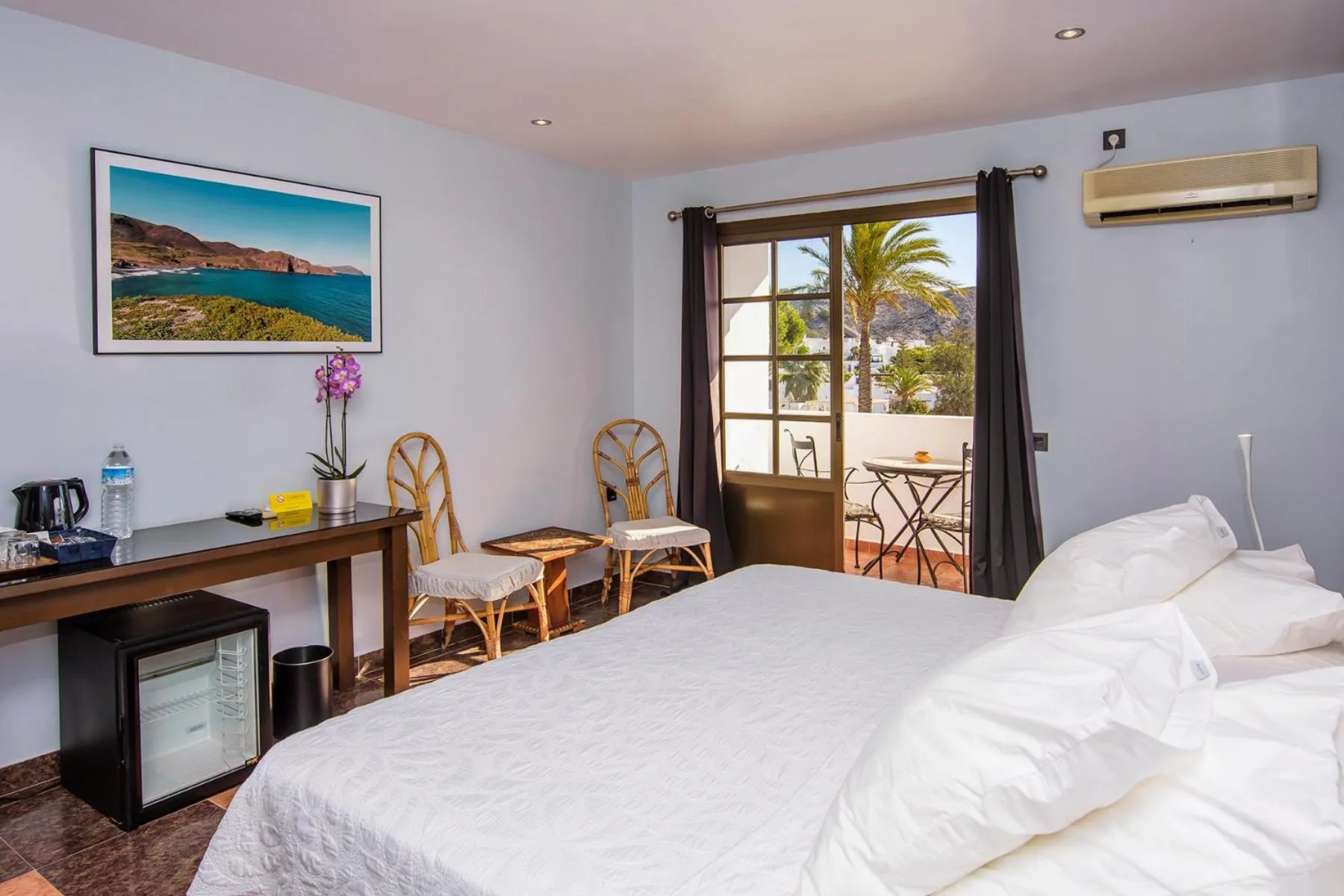 Photo of the whole room, Bed in Family Agua Amarga