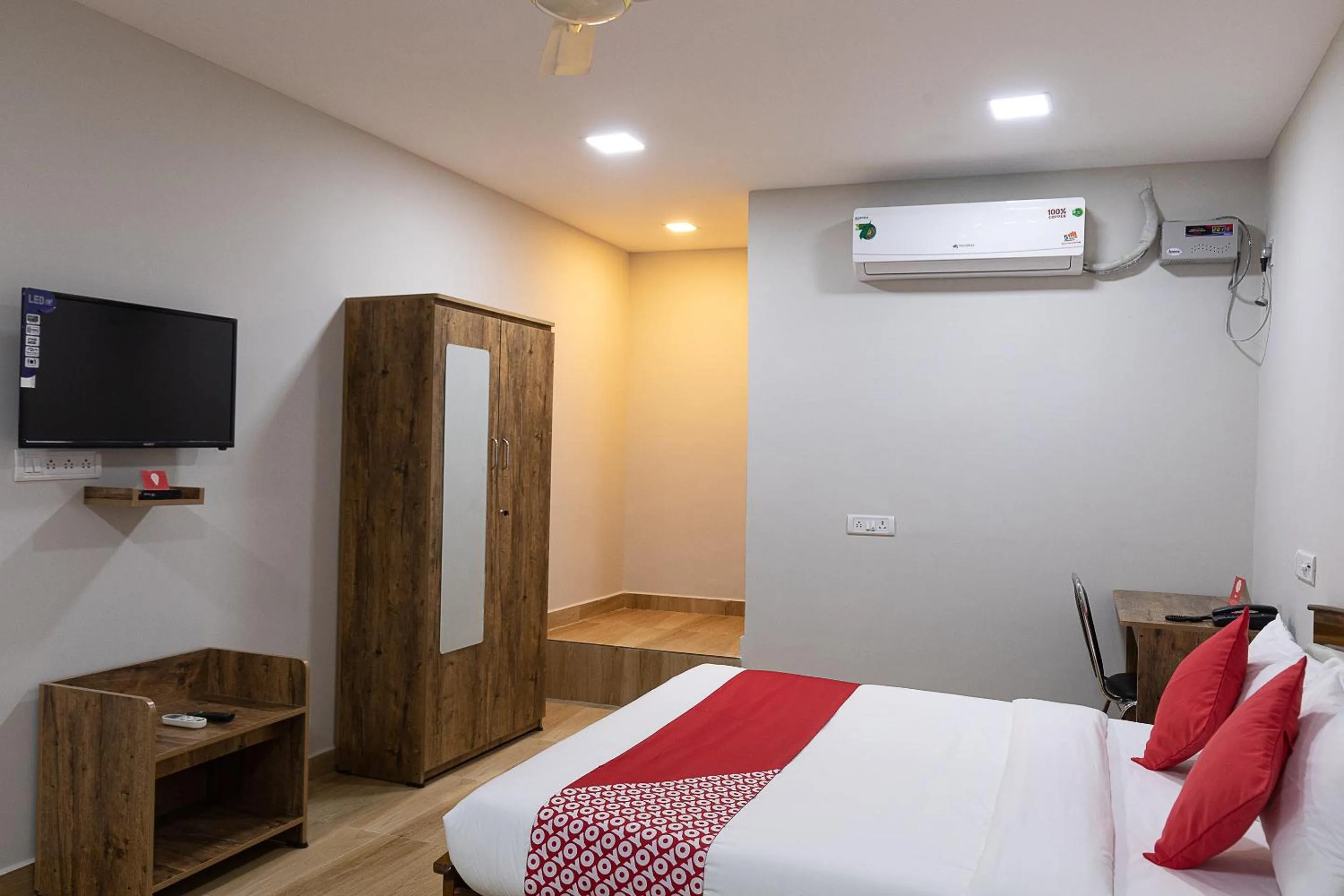 Bedroom, Bed in Hotel O Nestle inn