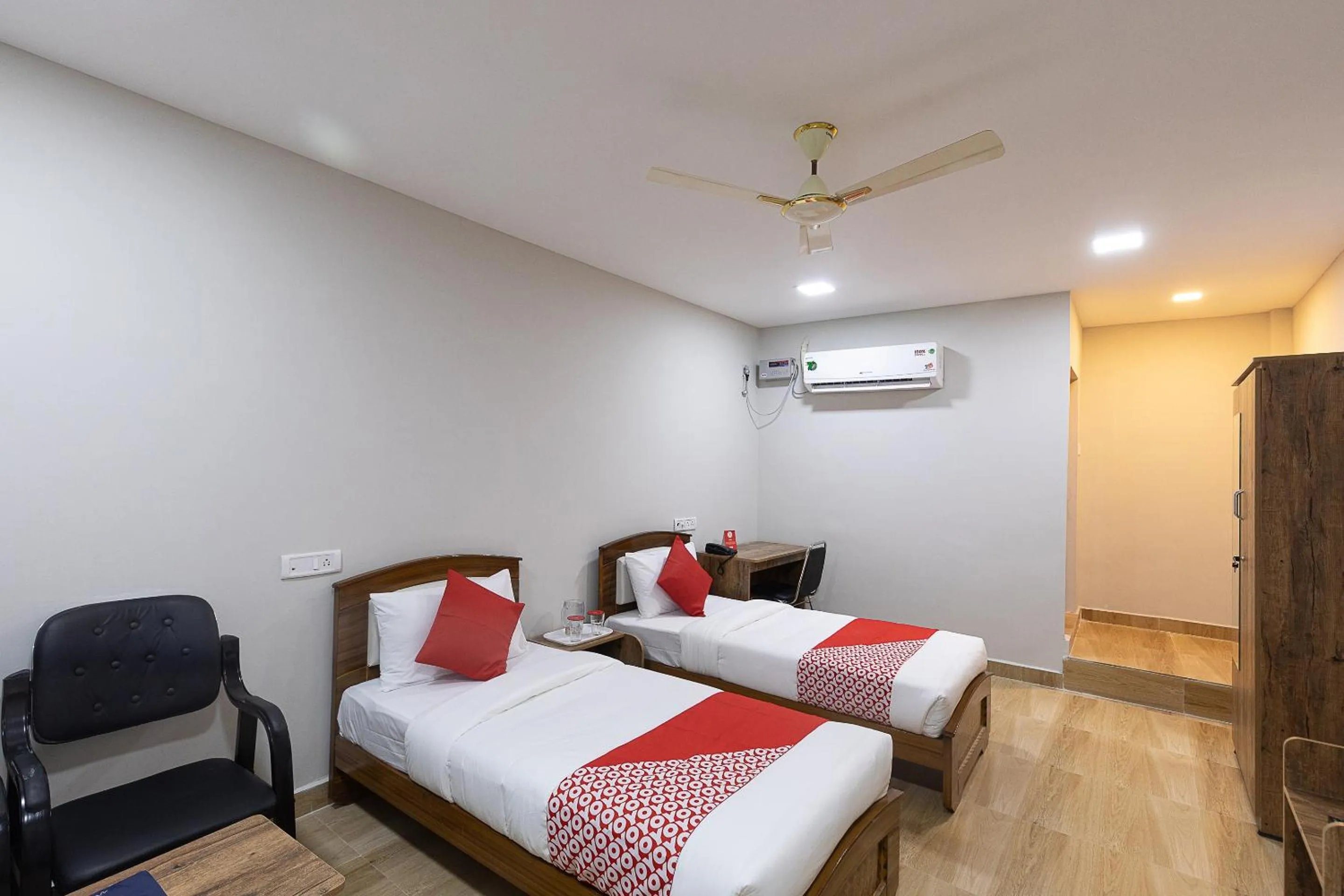 Bedroom, Bed in Hotel O Nestle inn