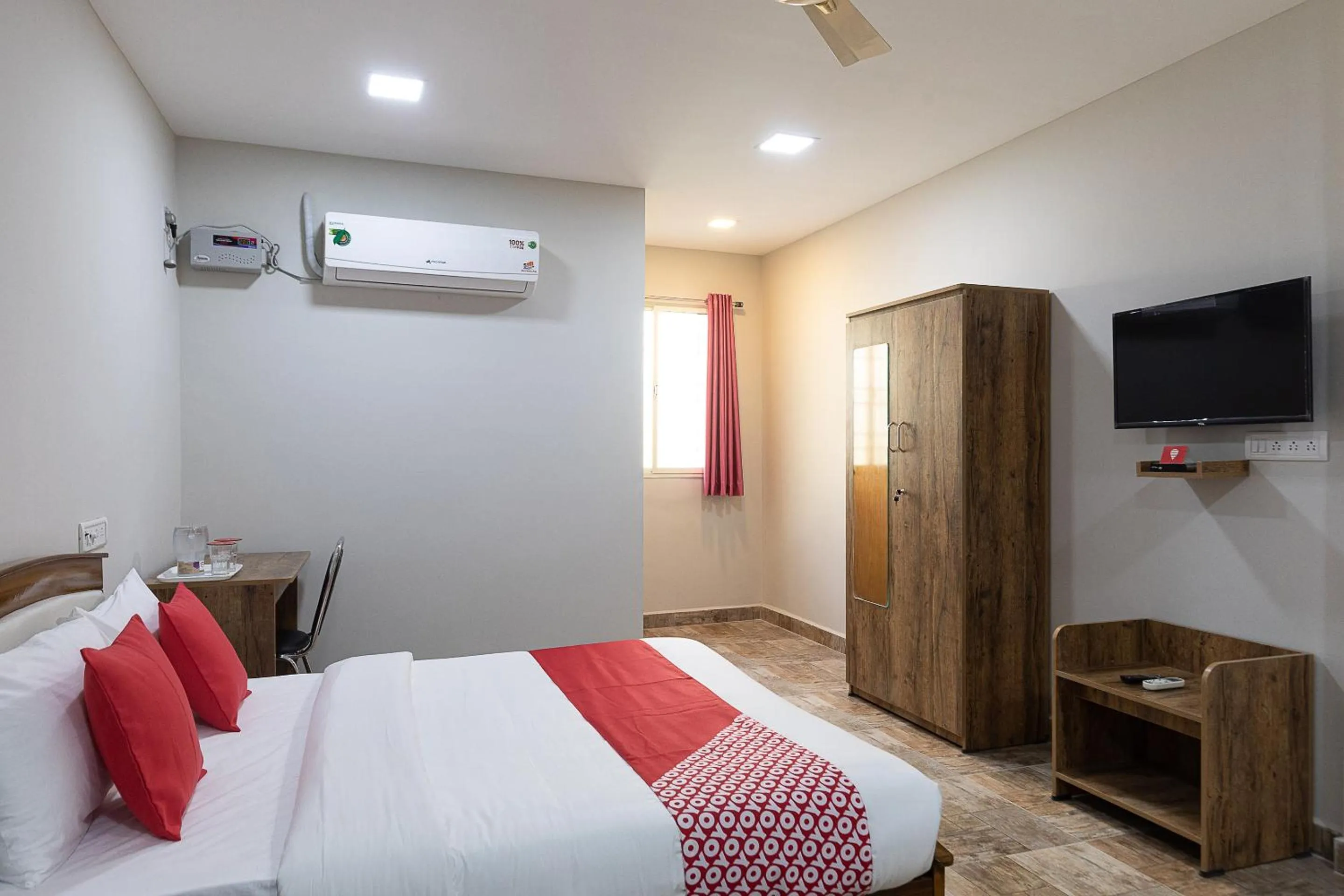 Bedroom, Bed in Hotel O Nestle inn