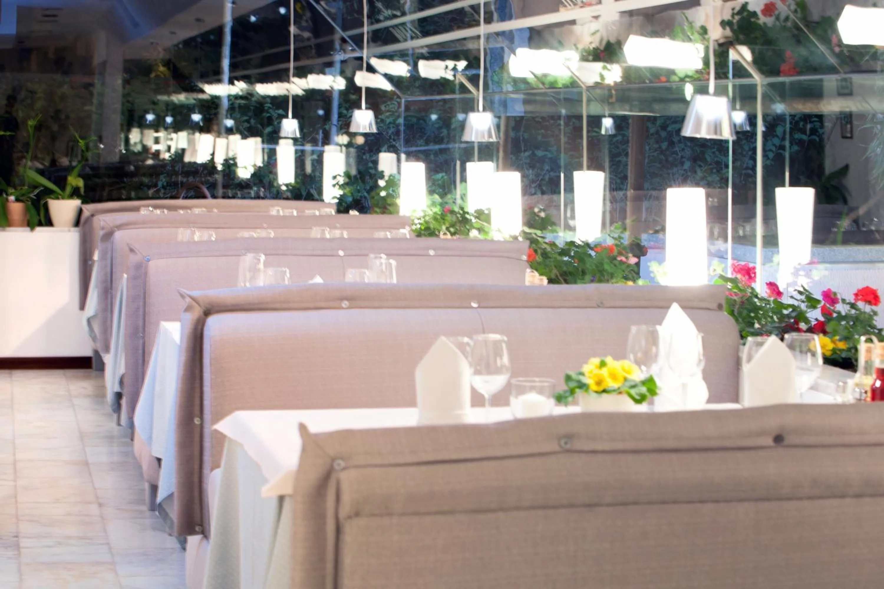 Restaurant/places to eat in Boban Luxury Suites