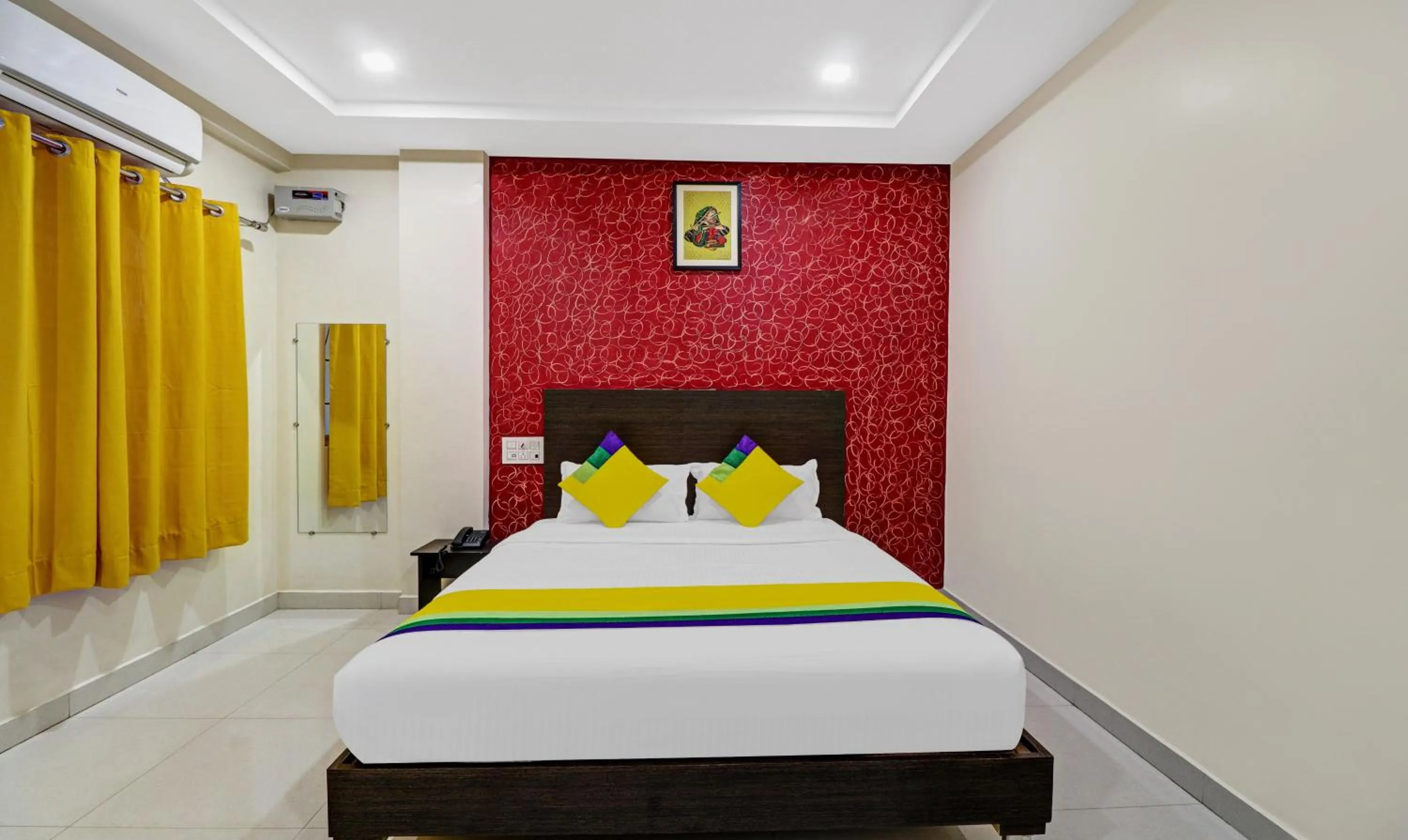 Bedroom in Itsy Hotels Harsha Comforts,600 Mts From Coffee Museum