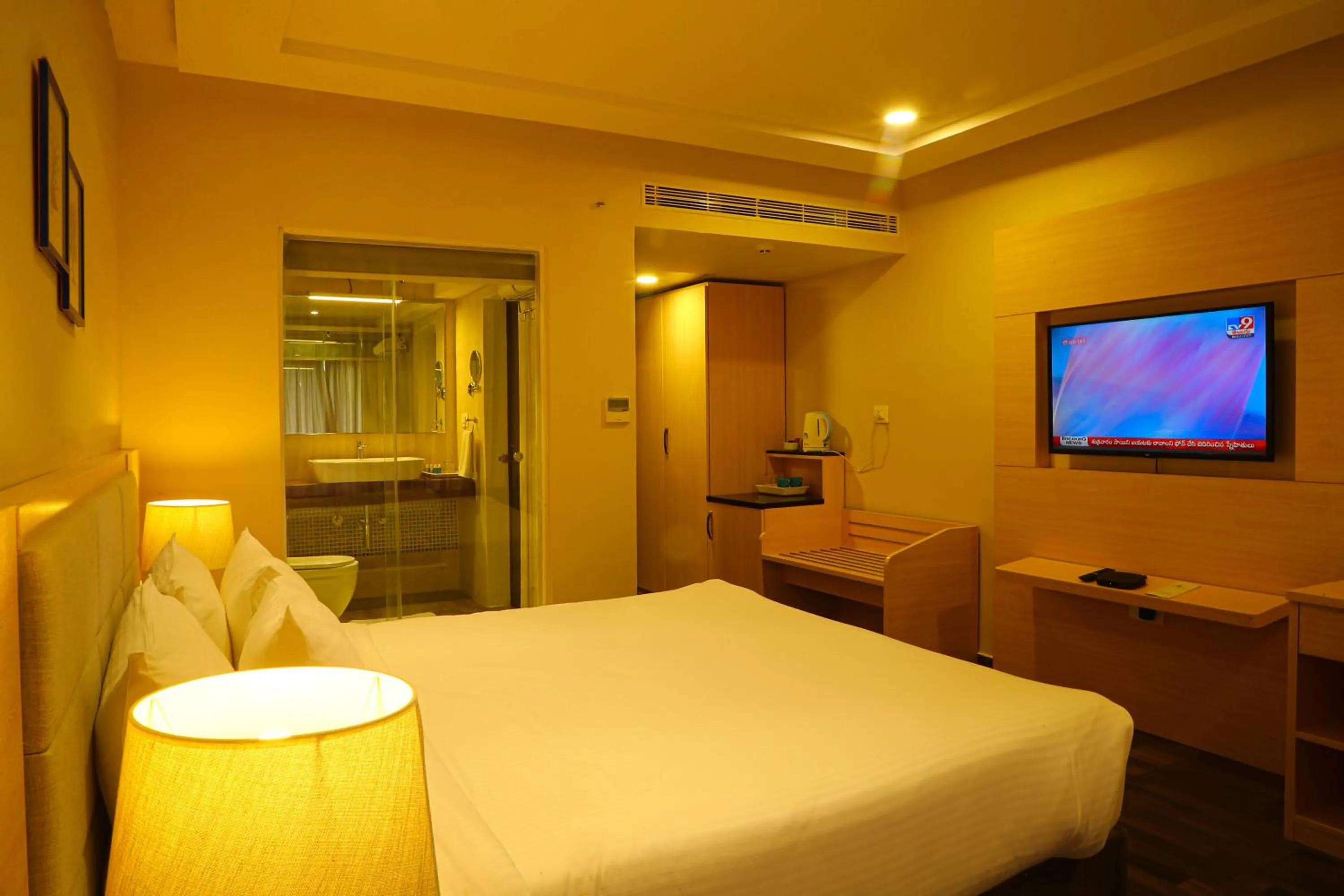 Photo of the whole room, Bed in Bay View Hotel Vizag