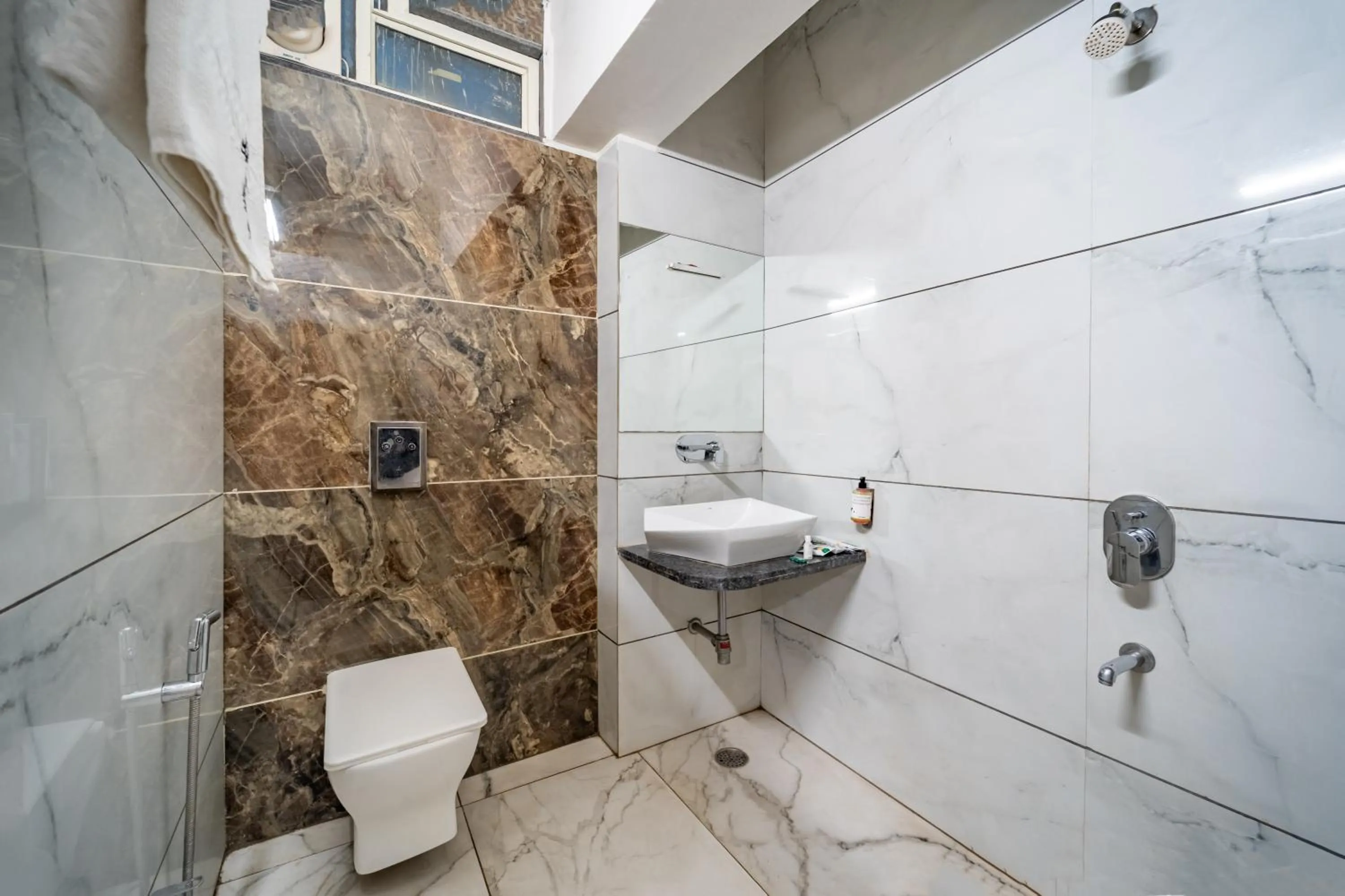 Bathroom in Treebo Kamal Regency