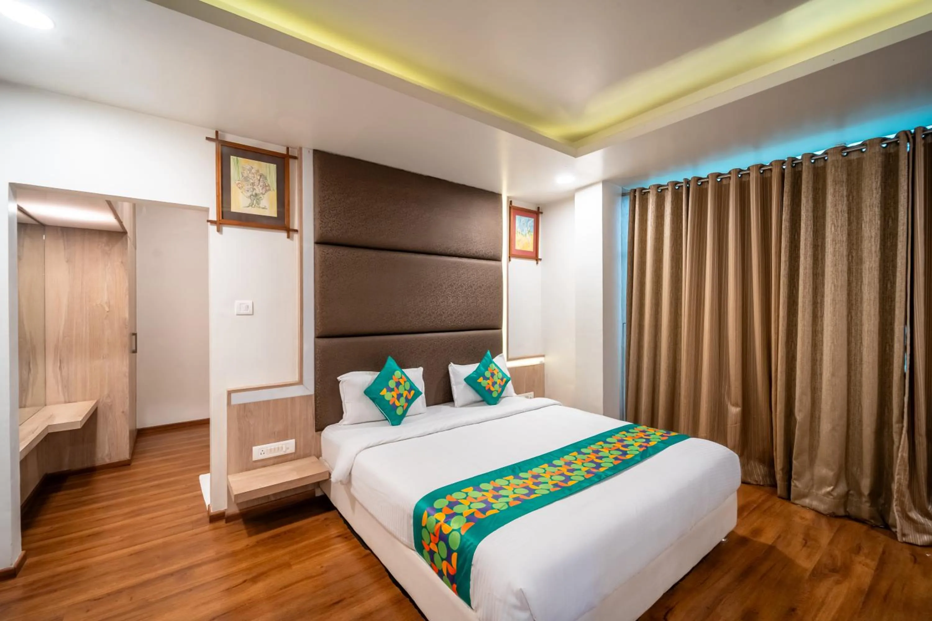 Bedroom, Bed in Treebo Kamal Regency