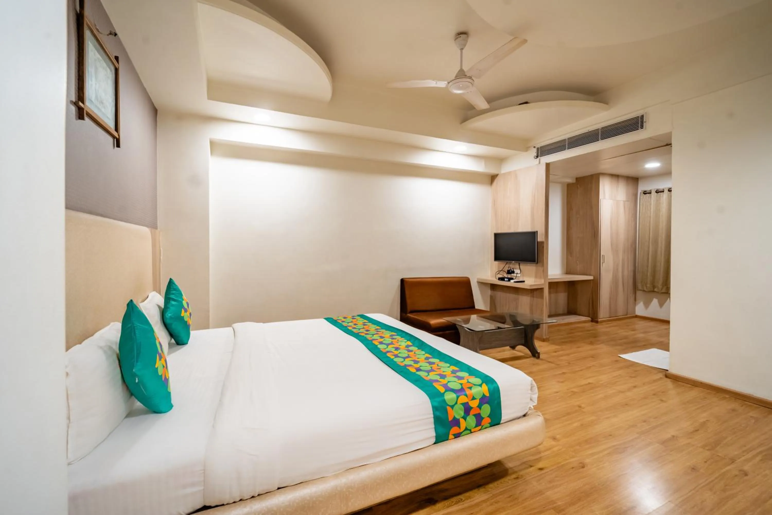 Bedroom, Bed in Treebo Kamal Regency