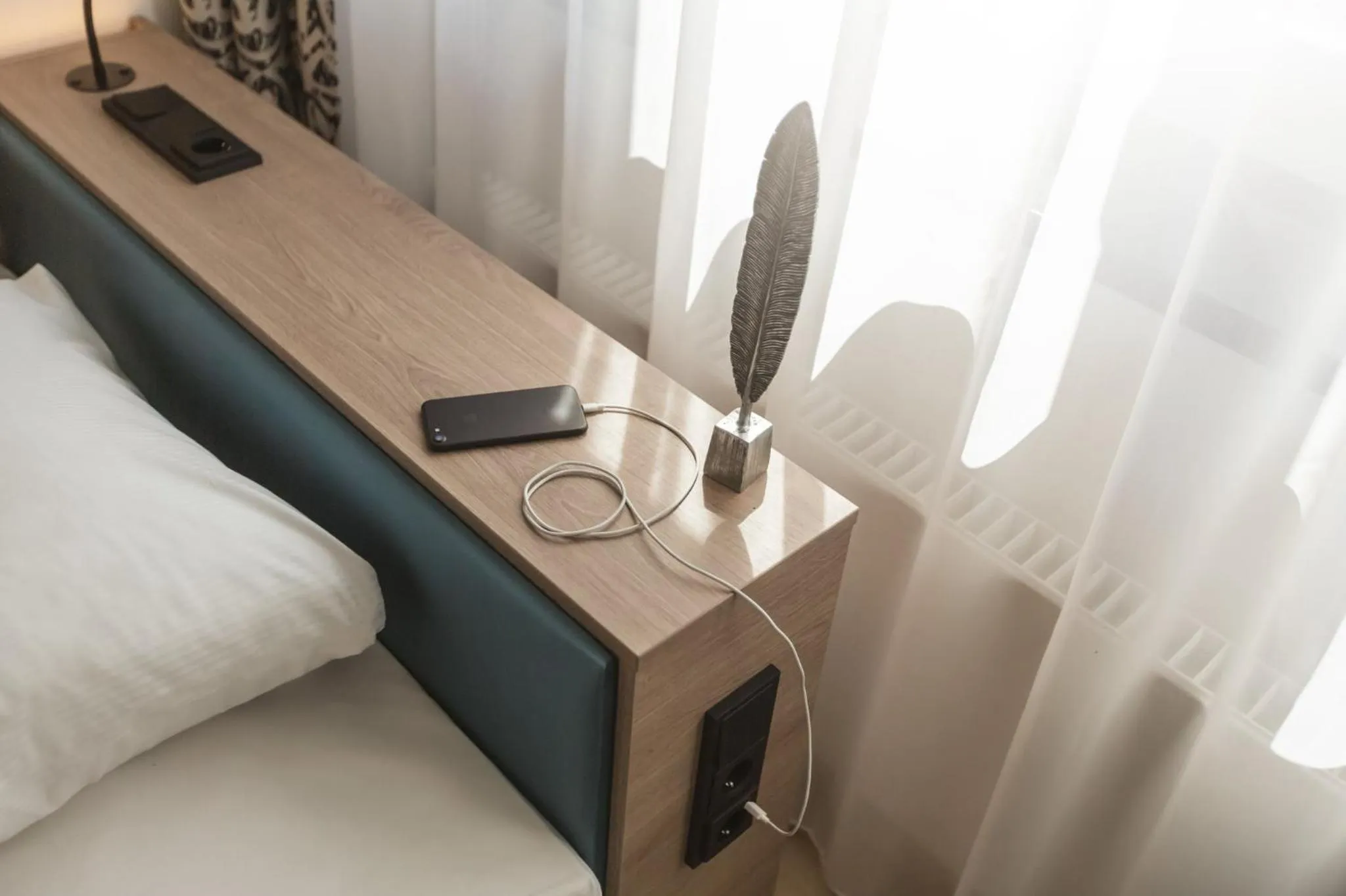 Photo of the whole room, Bed in Garner Hotel Hamburg Nord by IHG