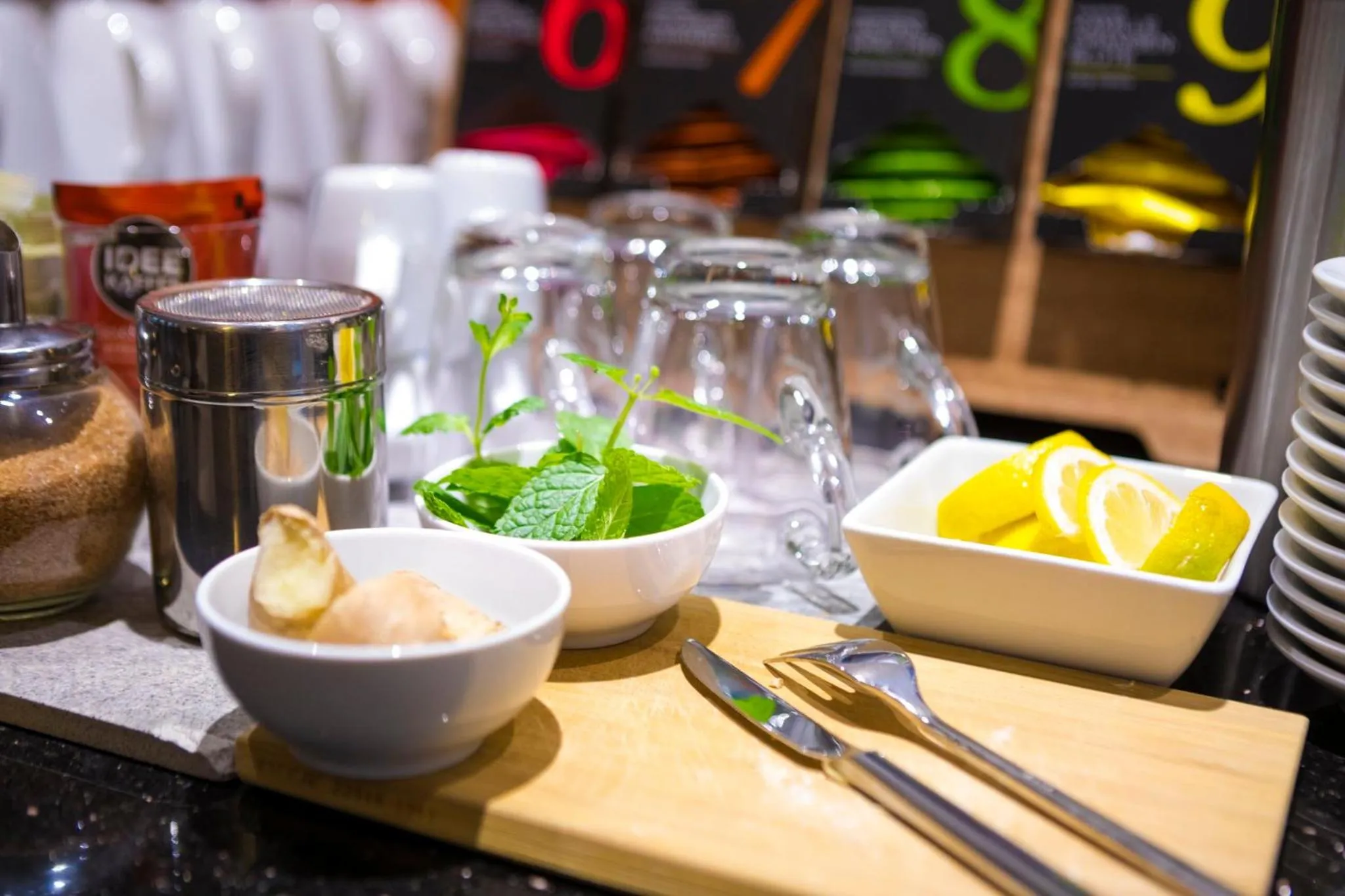 Restaurant/places to eat in Garner Hotel Hamburg Nord by IHG