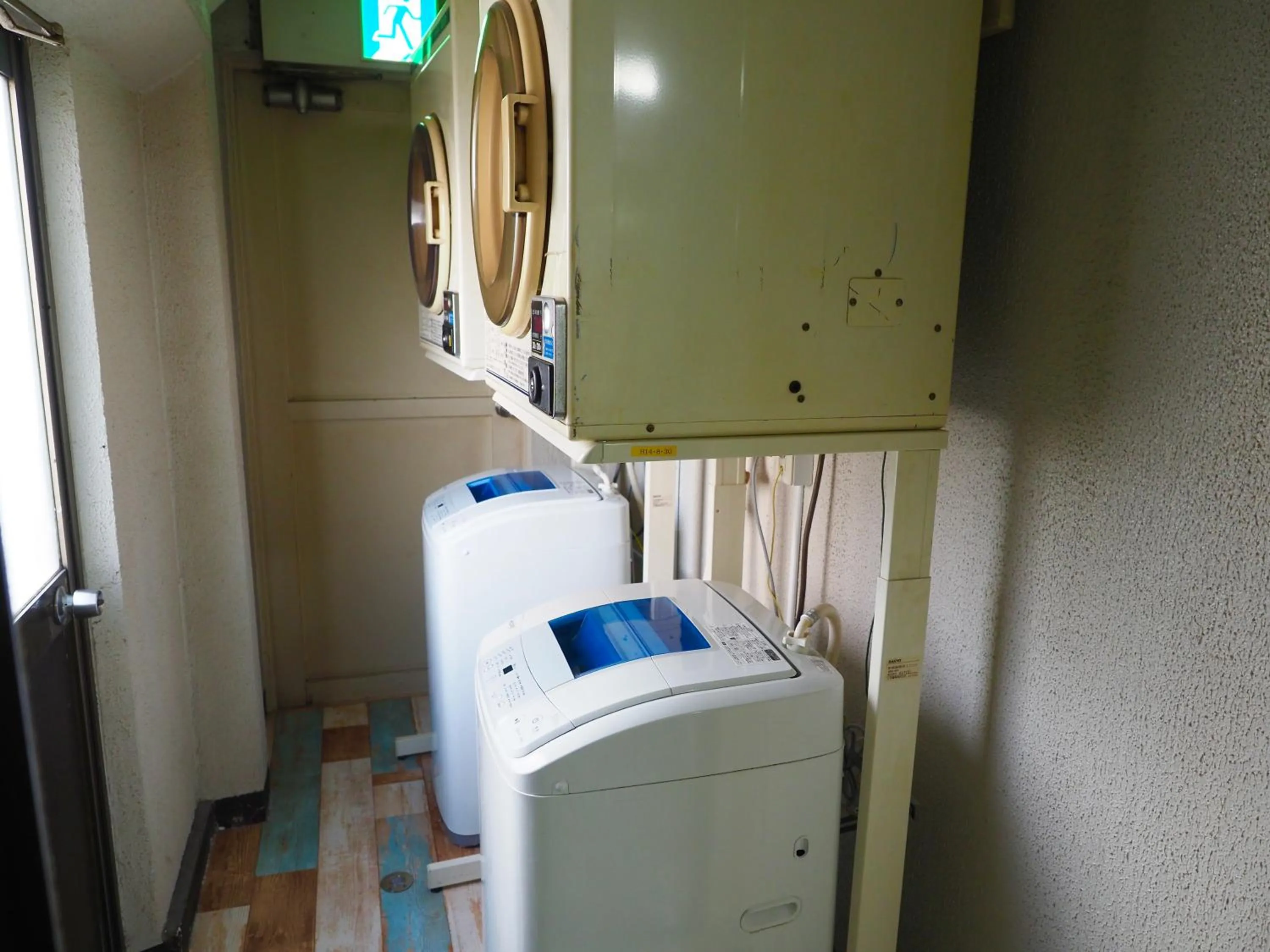 Capsule Hotel Block Room