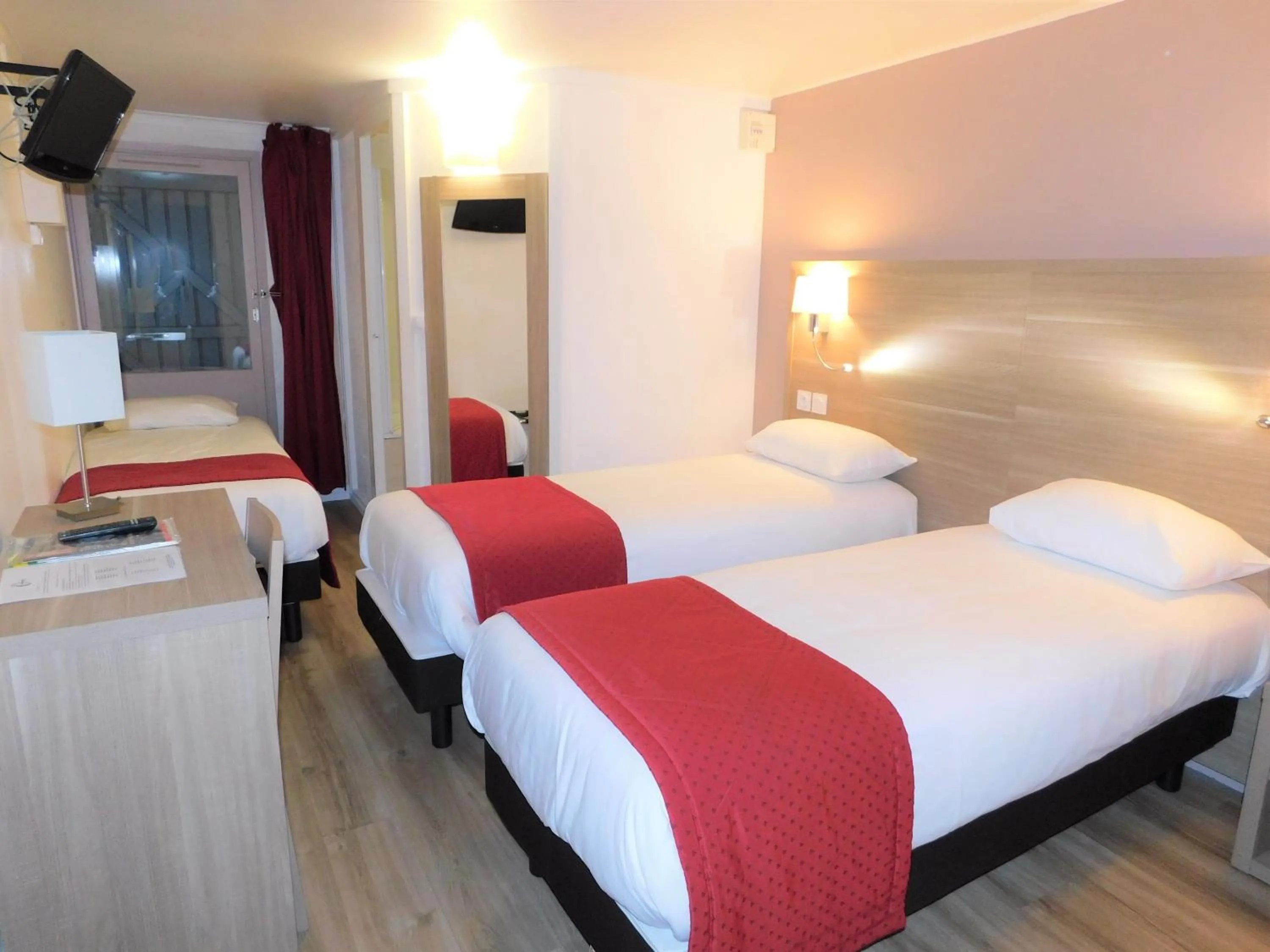 Bed in The Originals City, Hôtel Ambacia, Tours Sud