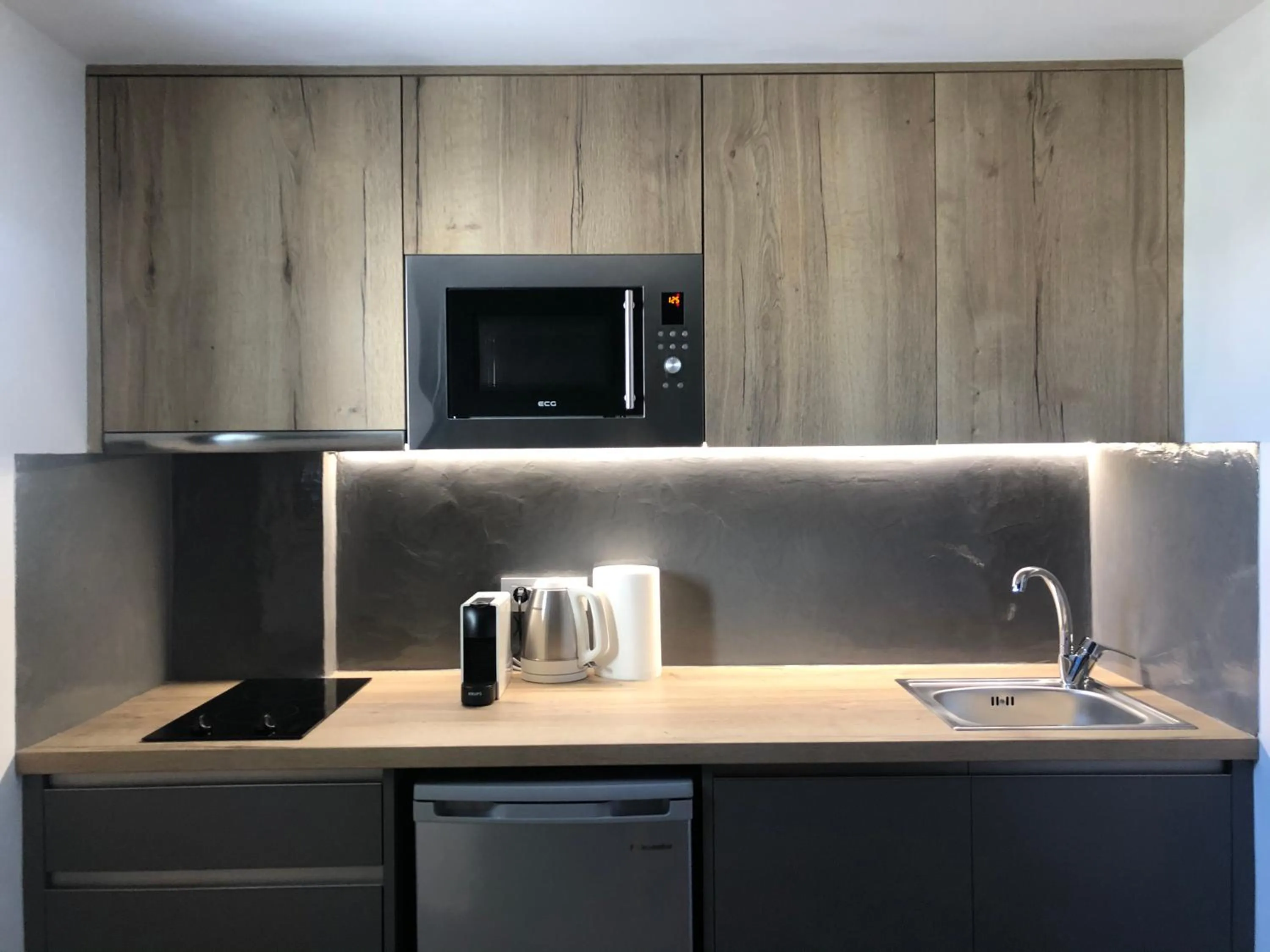 Kitchen or kitchenette in Dragonfly Villas